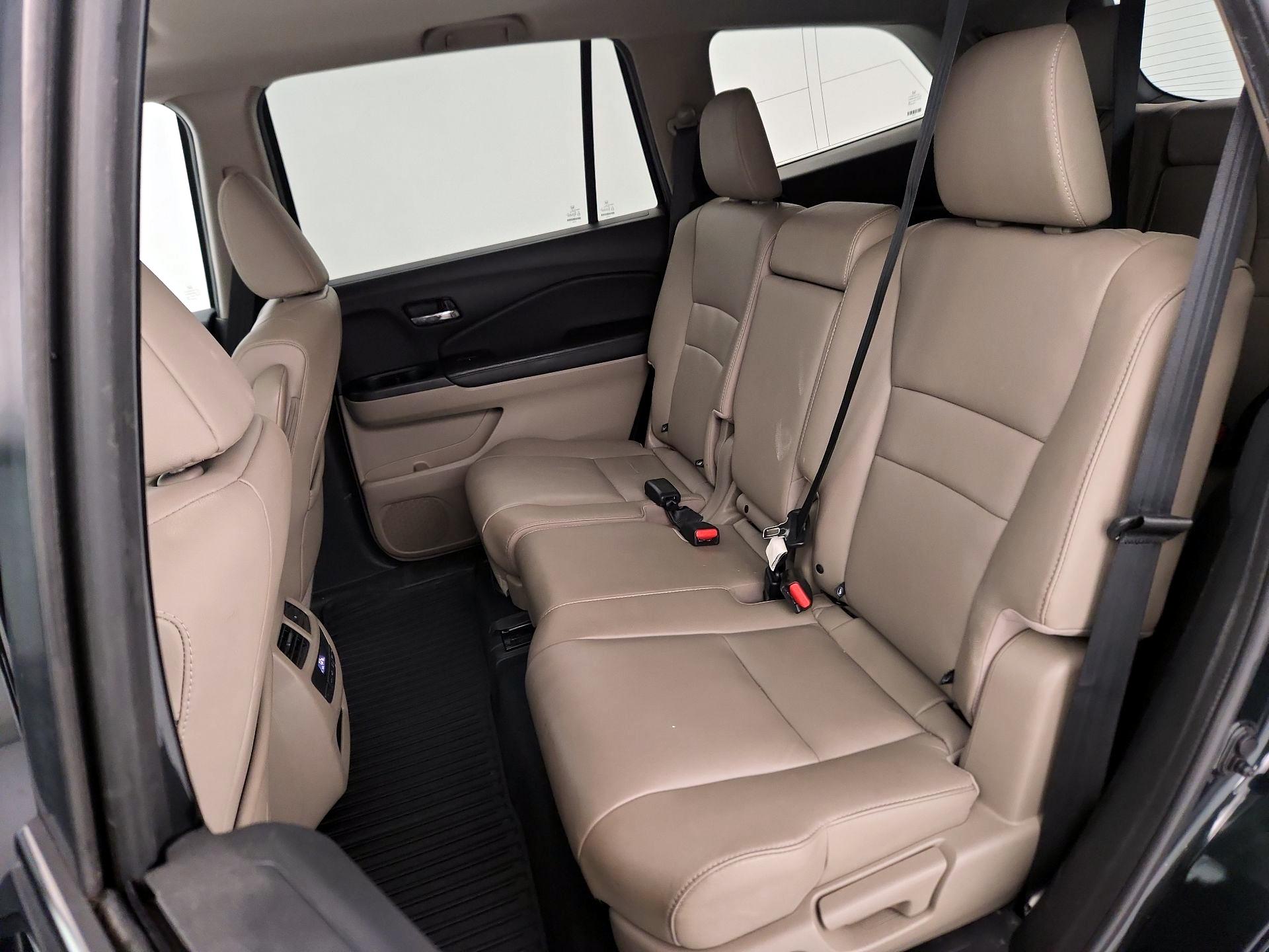 Thumbnail: 2017 Honda Pilot - 20