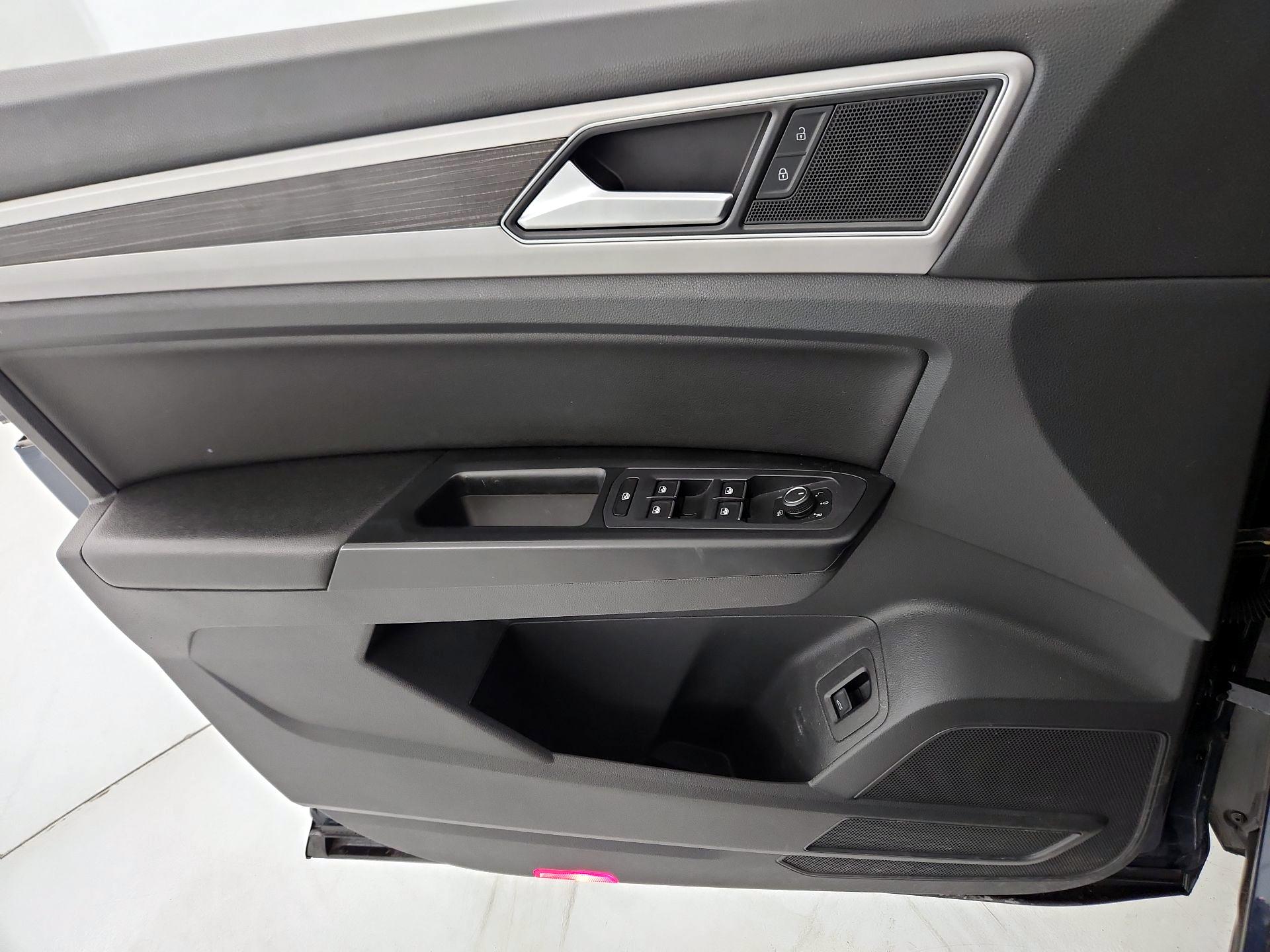 Thumbnail: 2018 Volkswagen Atlas - 12