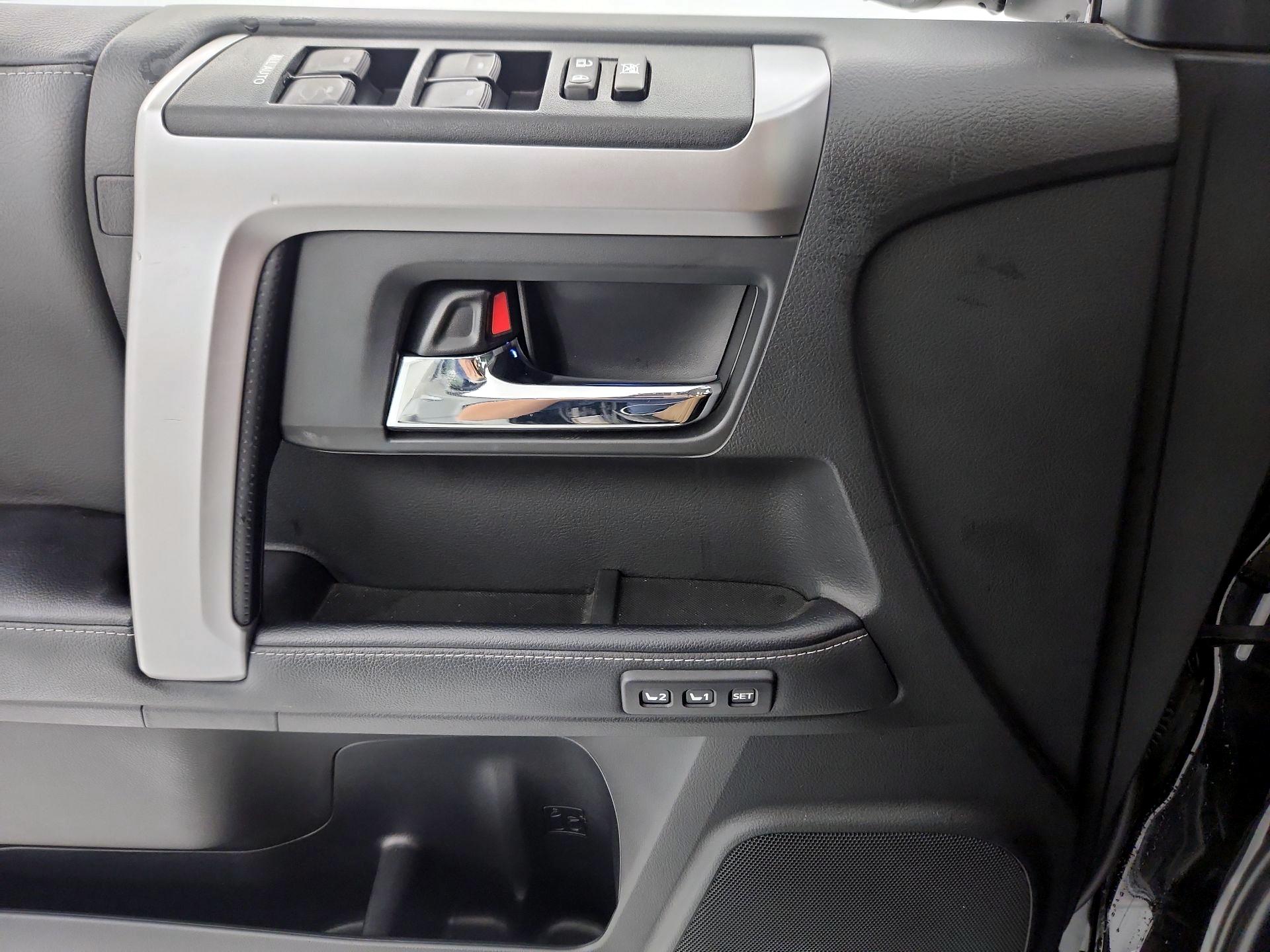 Thumbnail: 2020 Toyota 4Runner - 12