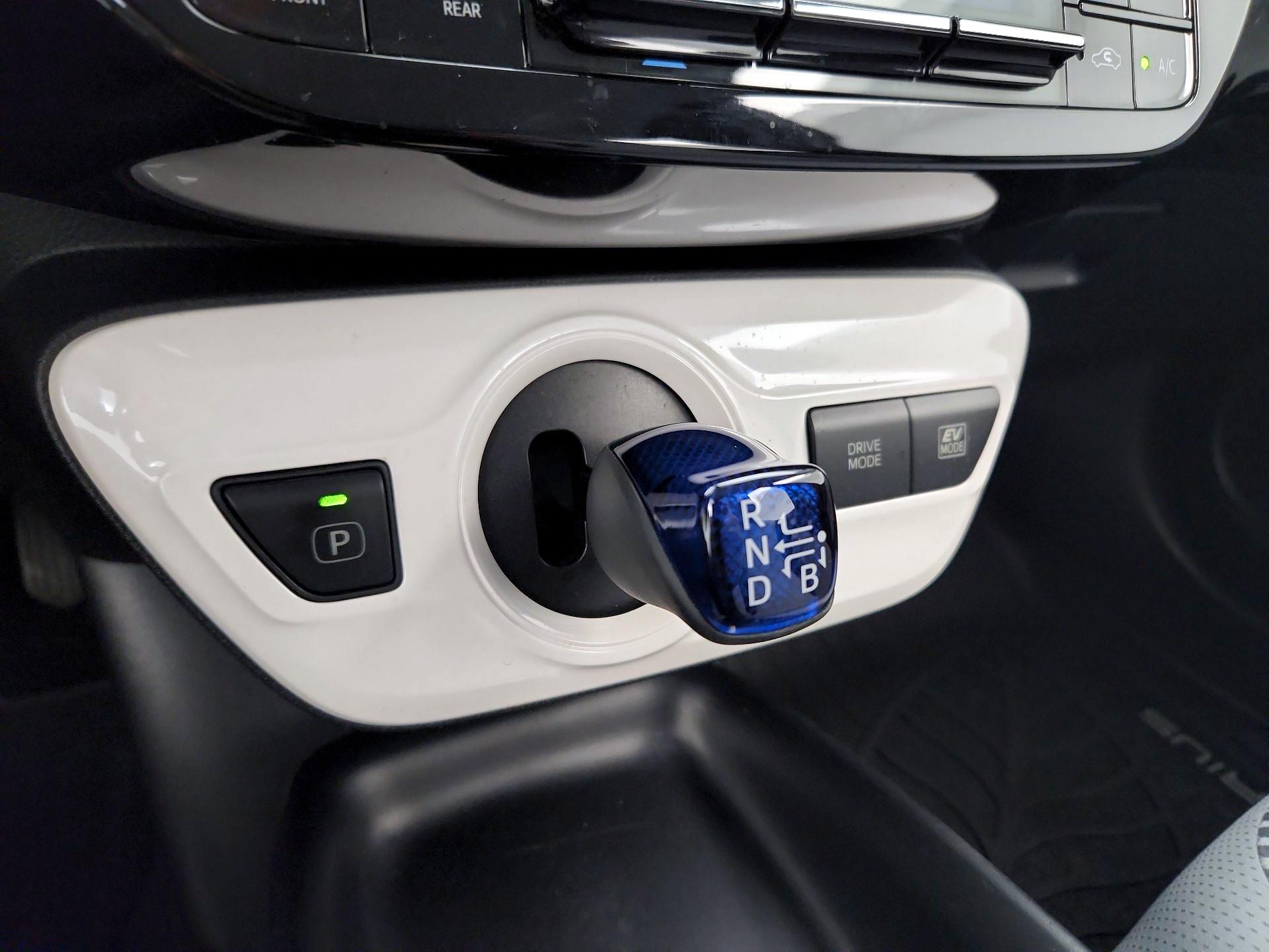 Thumbnail: 2018 Toyota Prius - 17