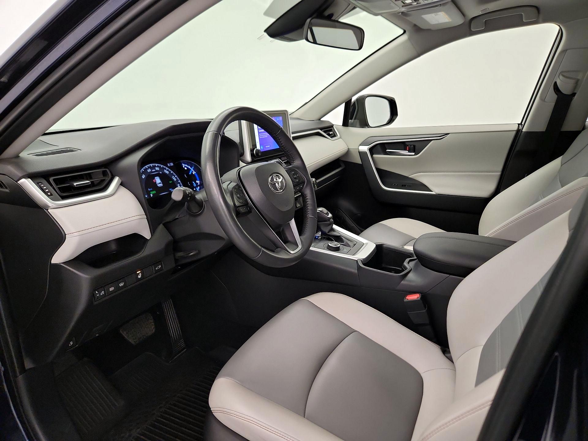 Thumbnail: 2024 Toyota RAV4 - 11