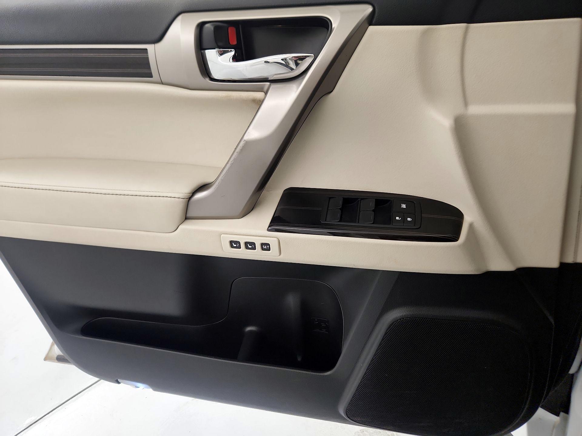 Thumbnail: 2020 Lexus GX - 12