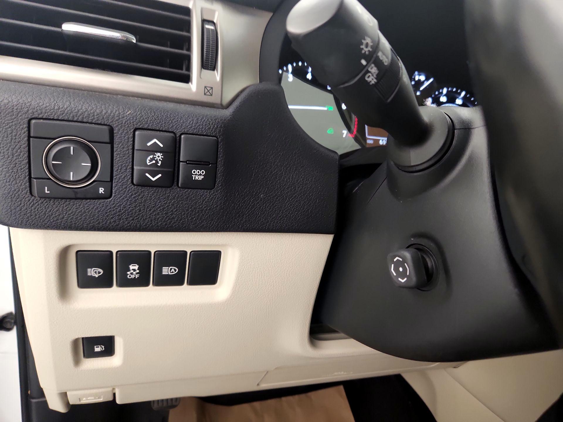 Thumbnail: 2020 Lexus GX - 13