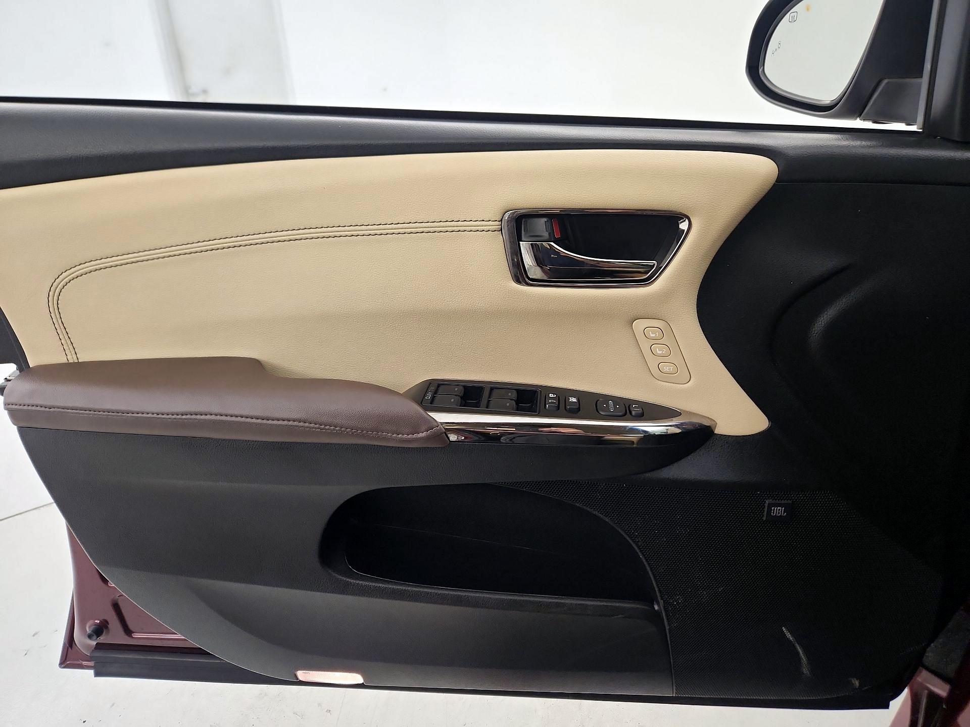 Thumbnail: 2016 Toyota Avalon - 12