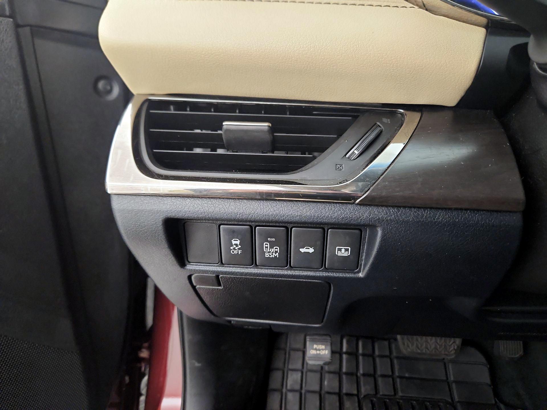 Thumbnail: 2016 Toyota Avalon - 13