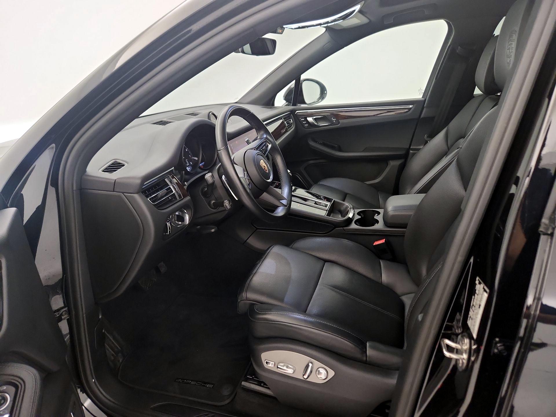 Thumbnail: 2024 Porsche Macan - 11