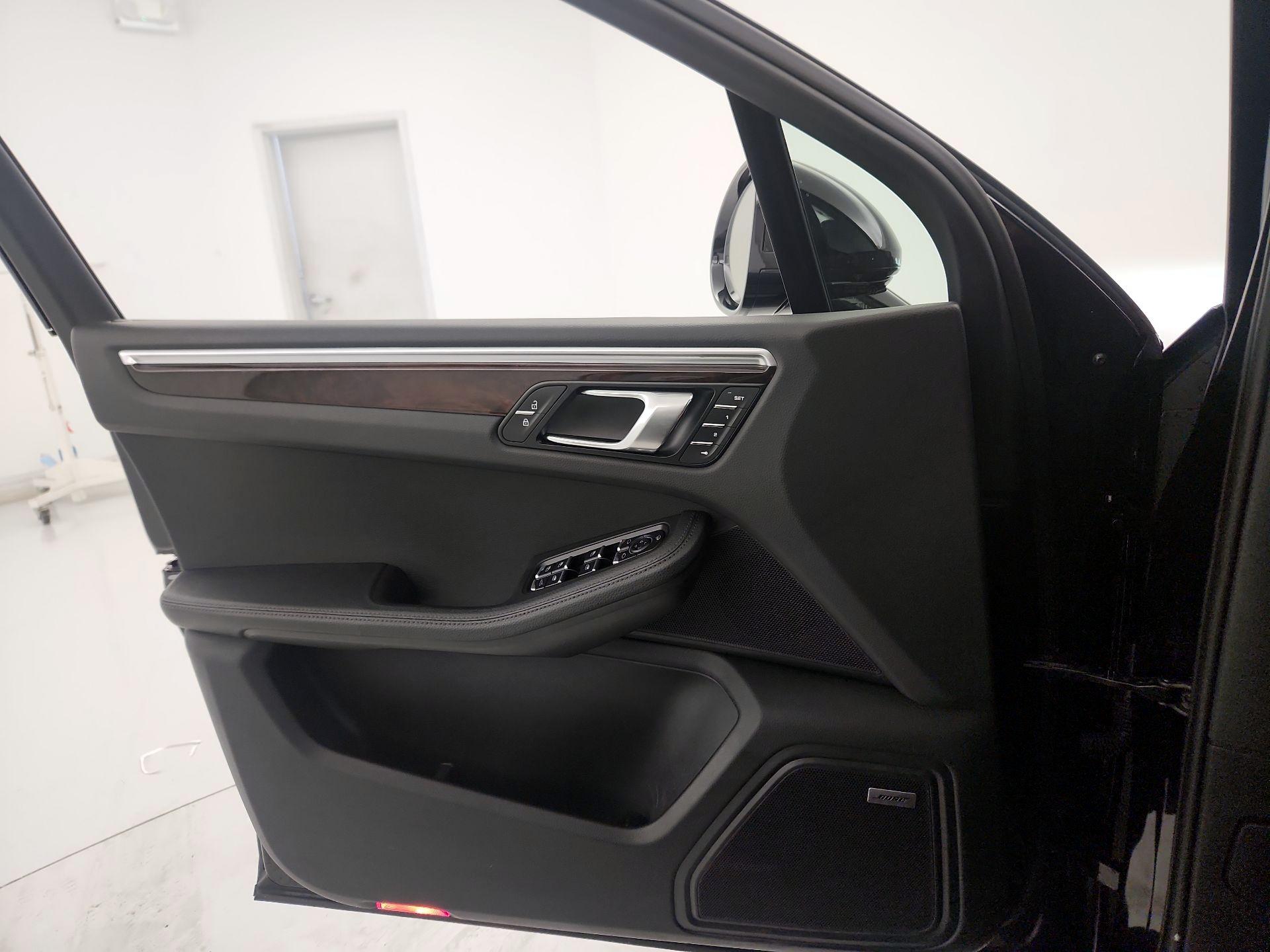 Thumbnail: 2024 Porsche Macan - 12