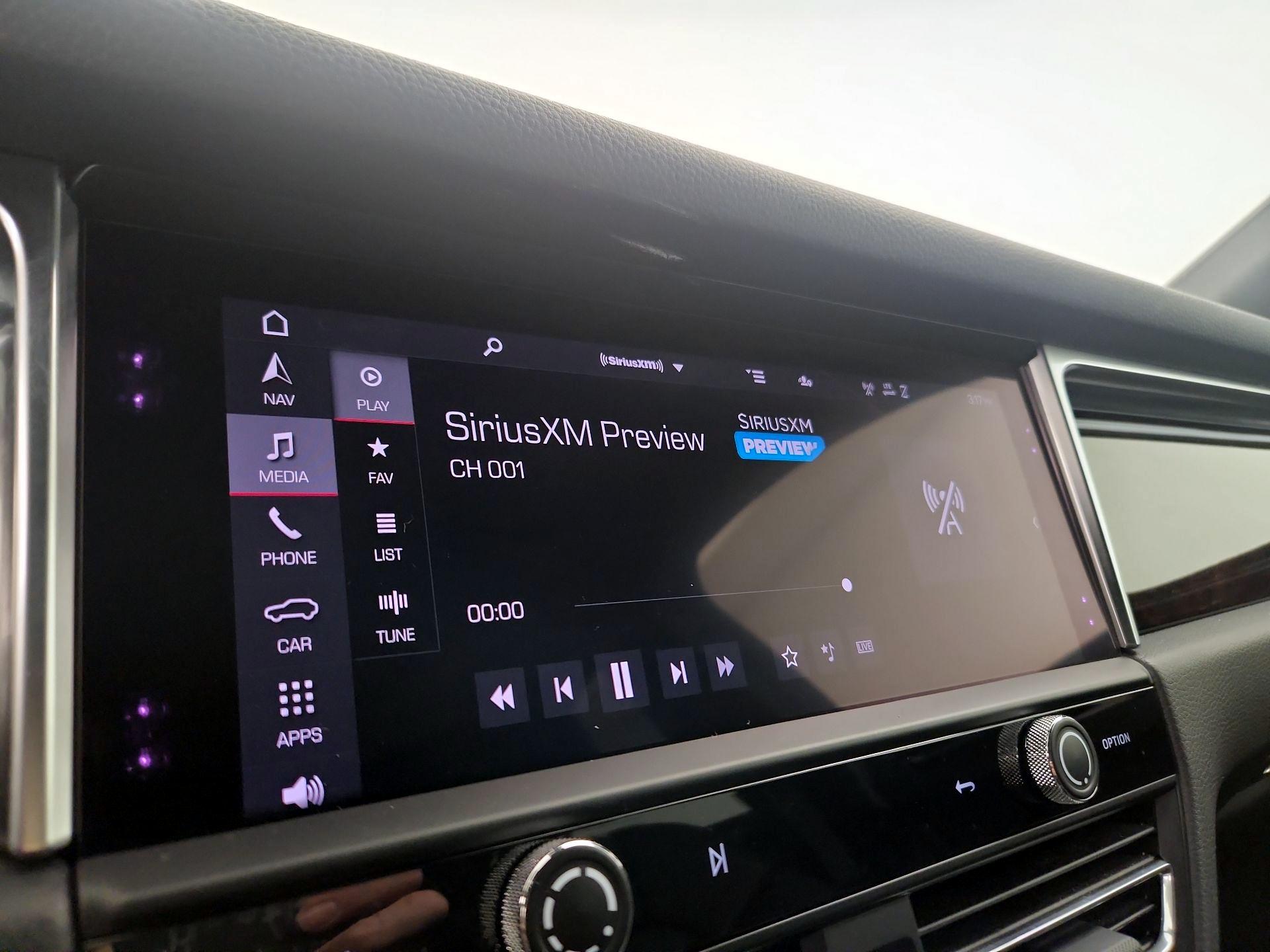 Thumbnail: 2024 Porsche Macan - 16