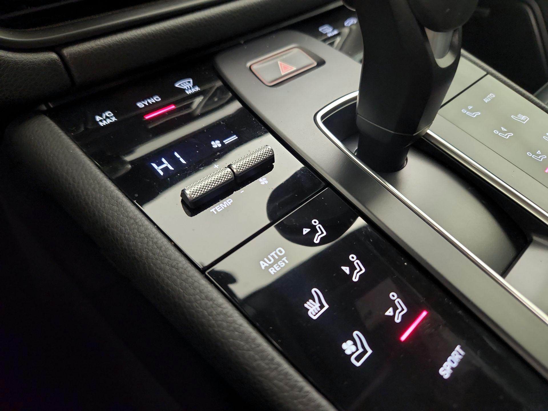 Thumbnail: 2024 Porsche Macan - 17