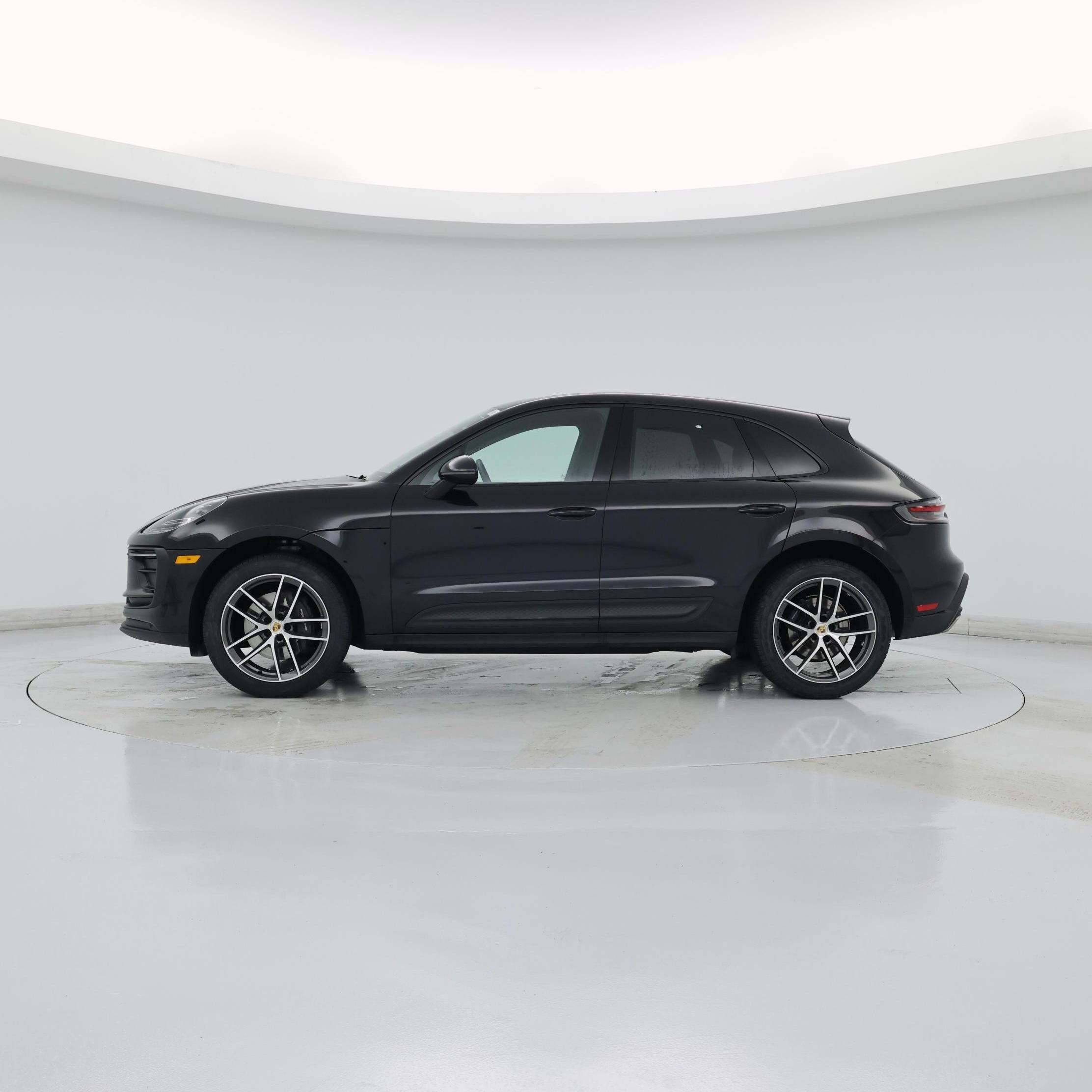 Thumbnail: 2024 Porsche Macan - 3
