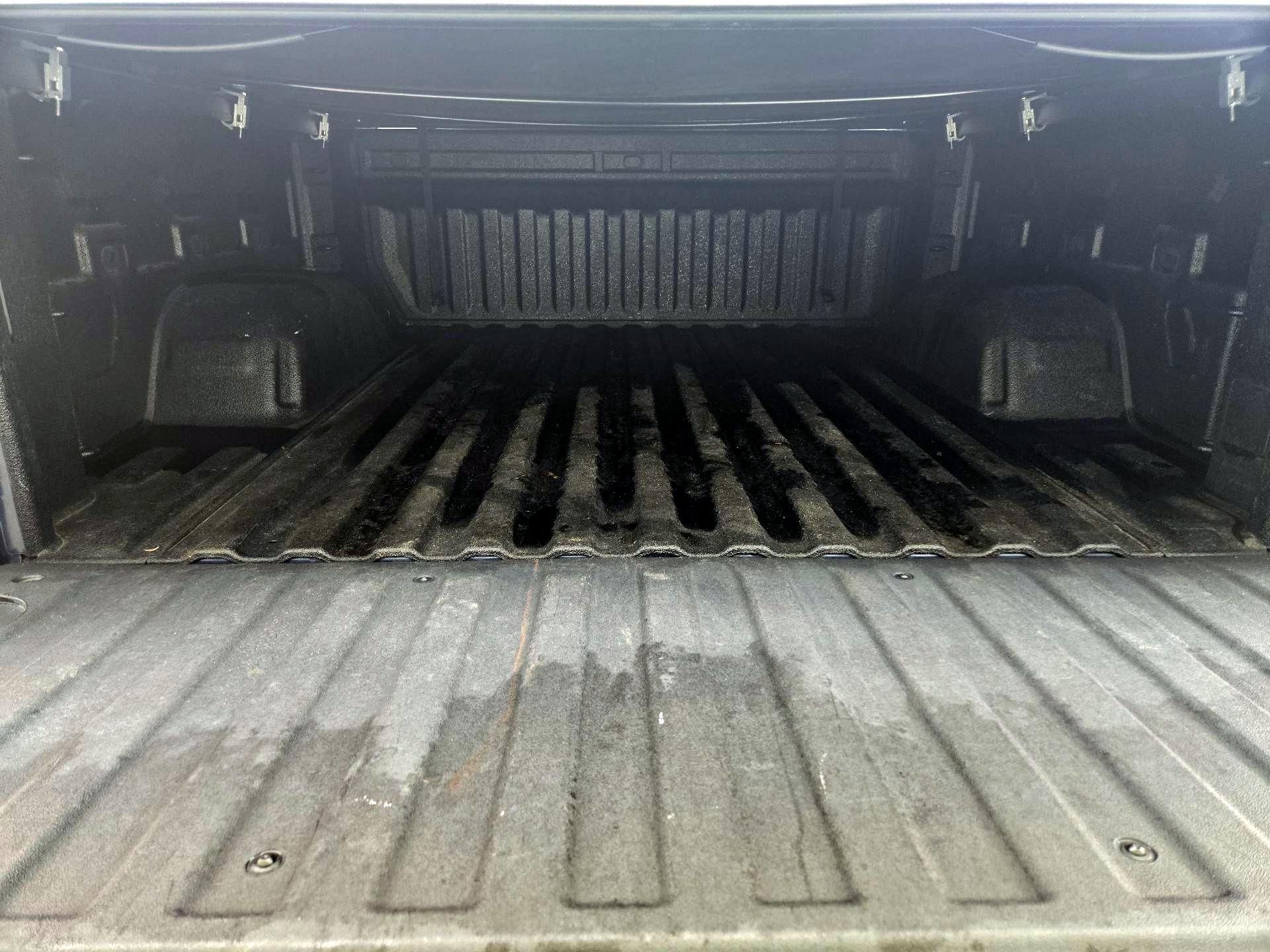 Thumbnail: 2020 Chevrolet Silverado 1500 - 20