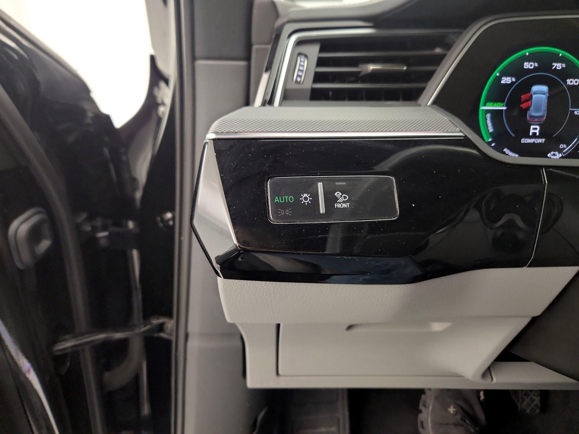 Thumbnail: 2024 Audi Q8 e-tron - 13