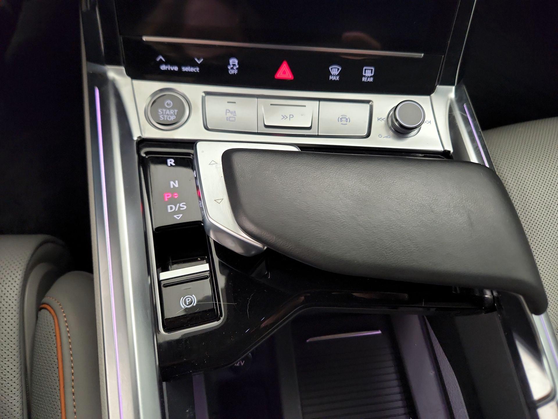 Thumbnail: 2024 Audi Q8 e-tron - 18