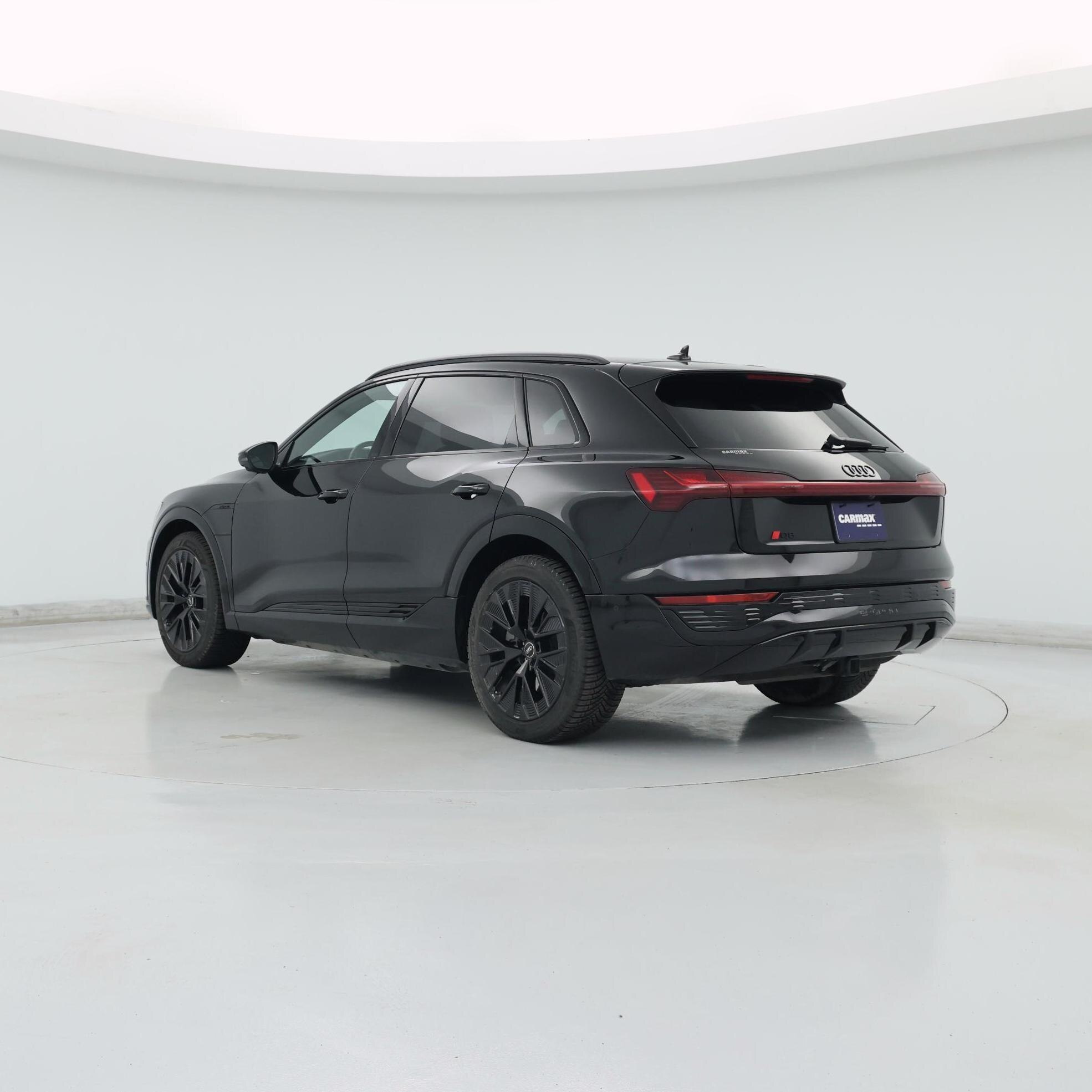 Thumbnail: 2024 Audi Q8 e-tron - 2