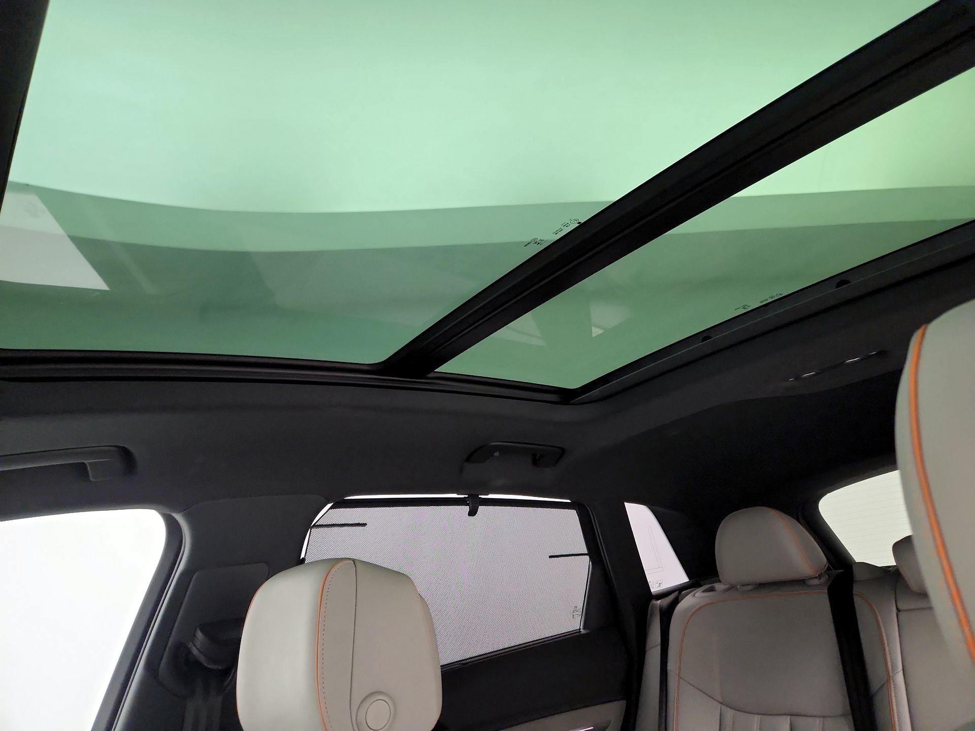 Thumbnail: 2024 Audi Q8 e-tron - 19