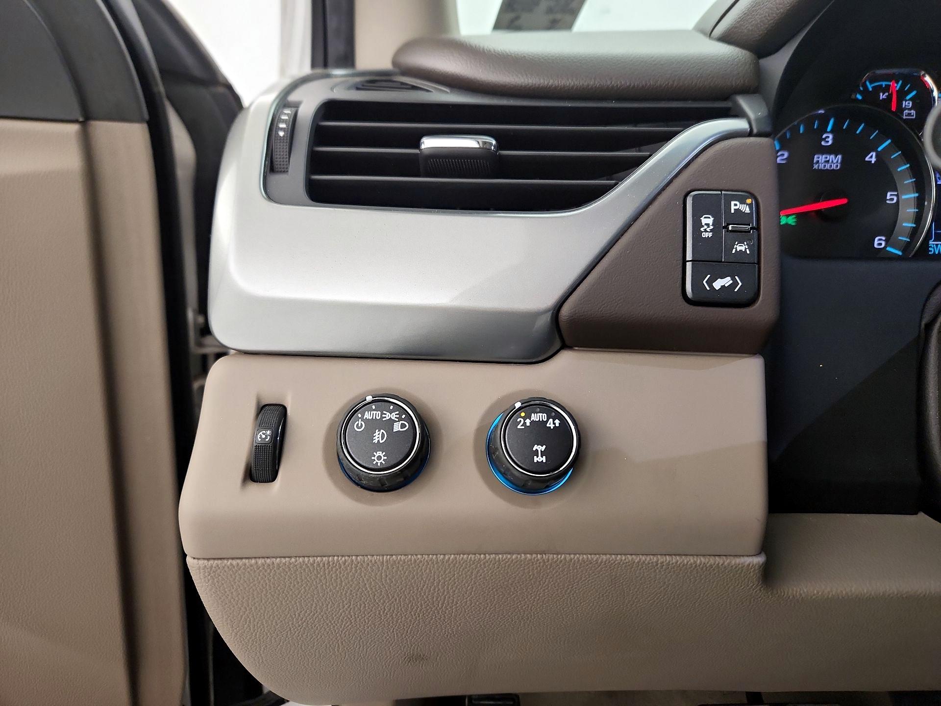 Thumbnail: 2018 Chevrolet Tahoe - 13