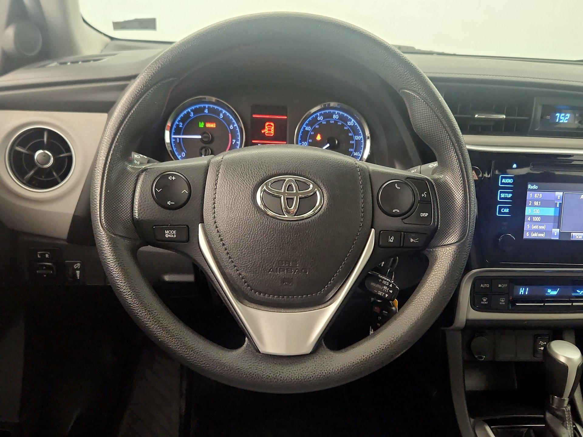 Thumbnail: 2017 Toyota Corolla - 10