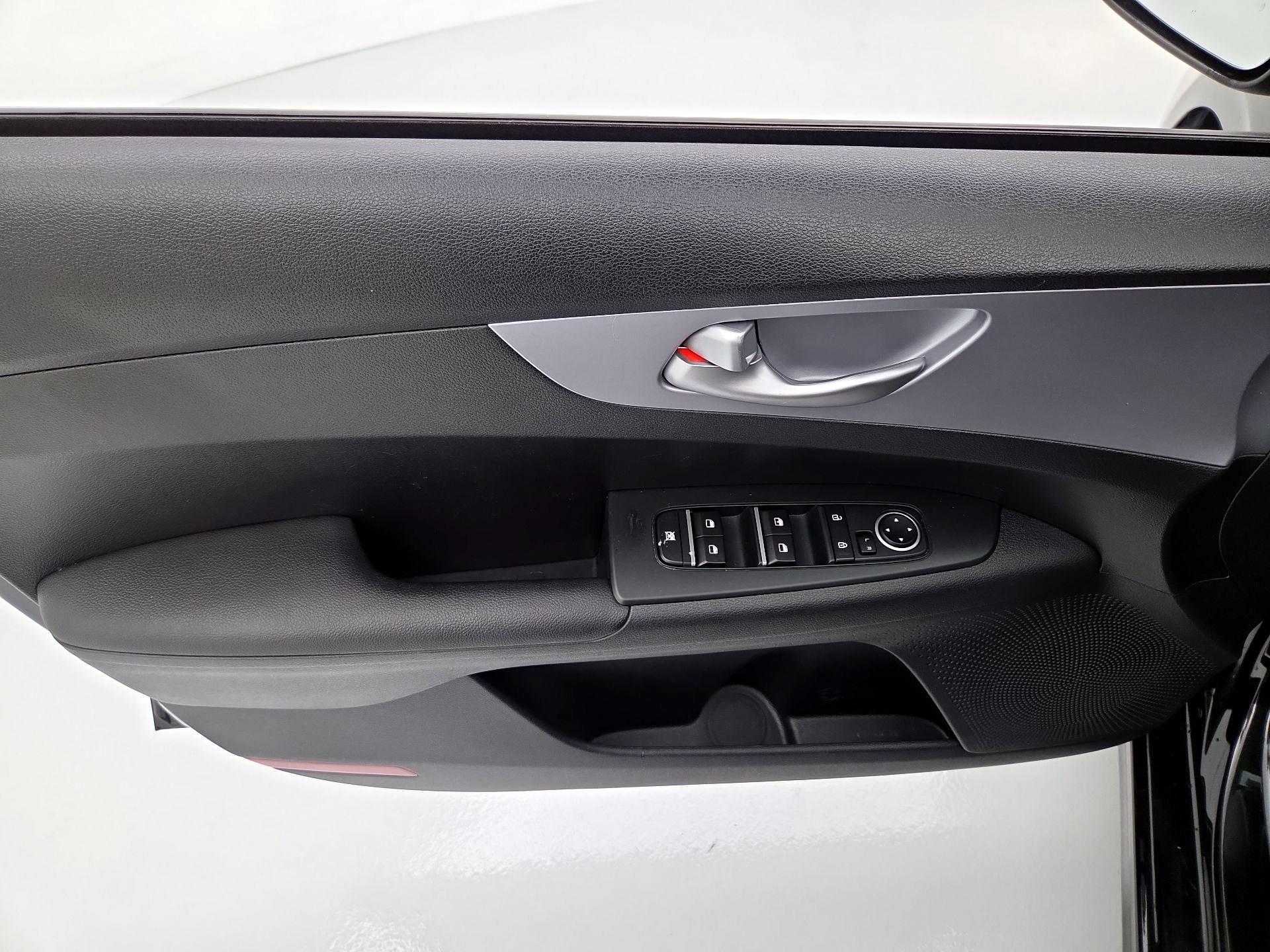 Thumbnail: 2024 Kia Forte - 12