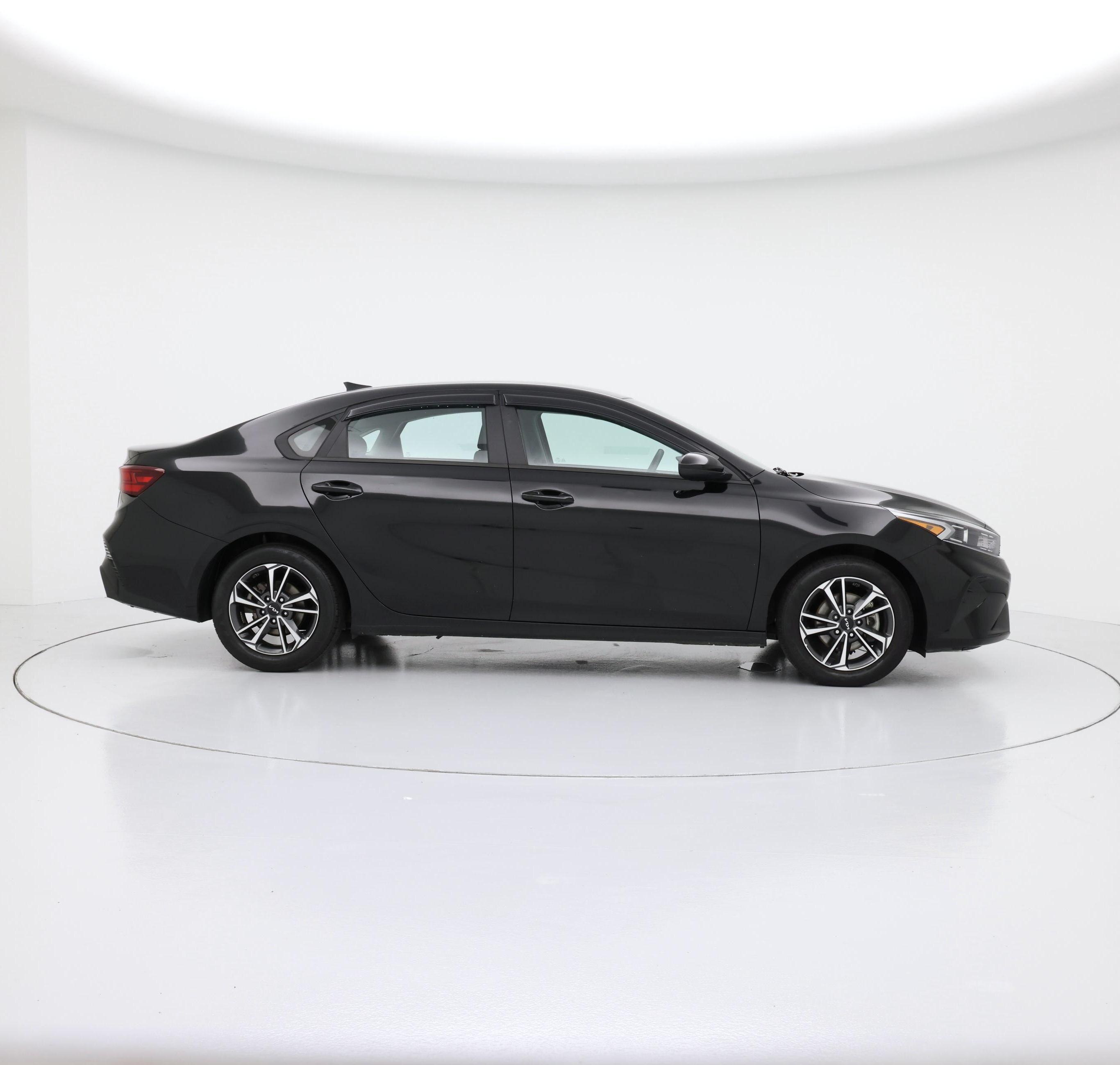 Thumbnail: 2024 Kia Forte - 7