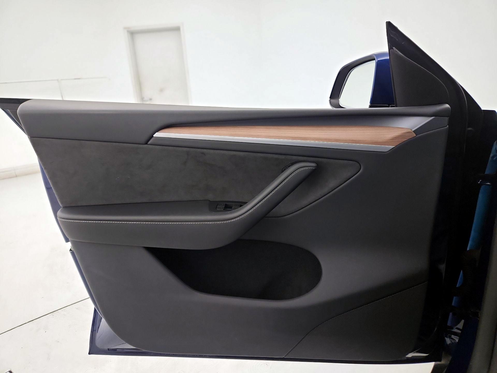 Thumbnail: 2024 Tesla Model Y - 12