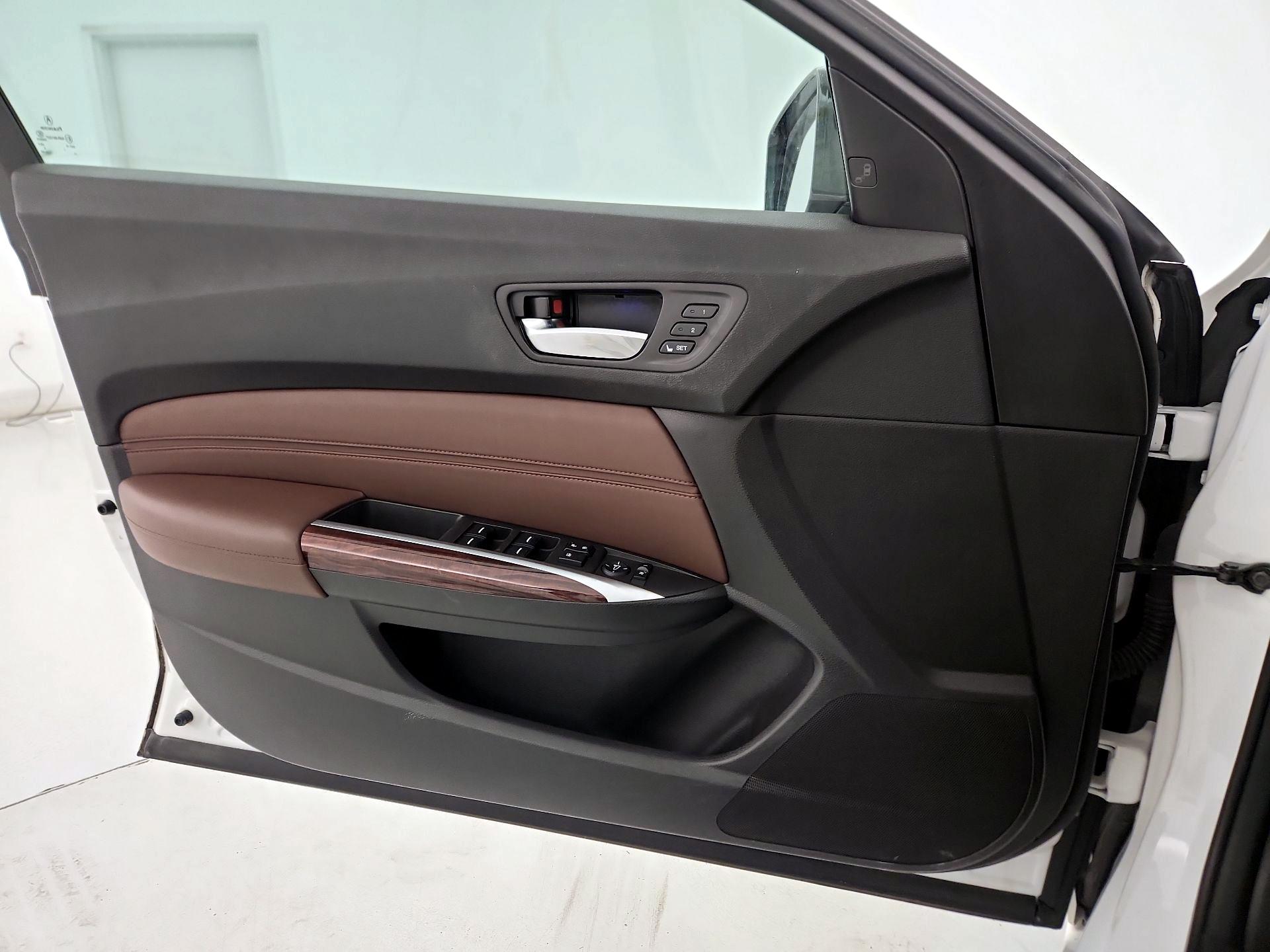 Thumbnail: 2016 Acura TLX - 12