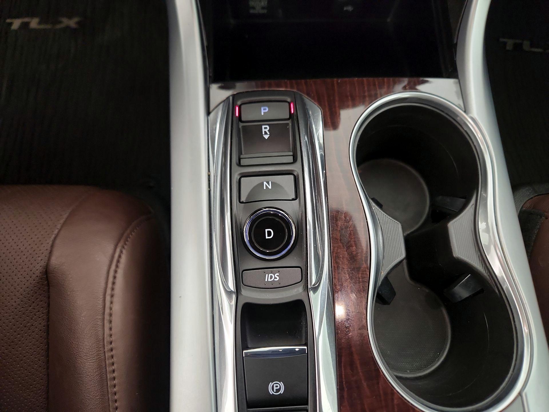 Thumbnail: 2016 Acura TLX - 17