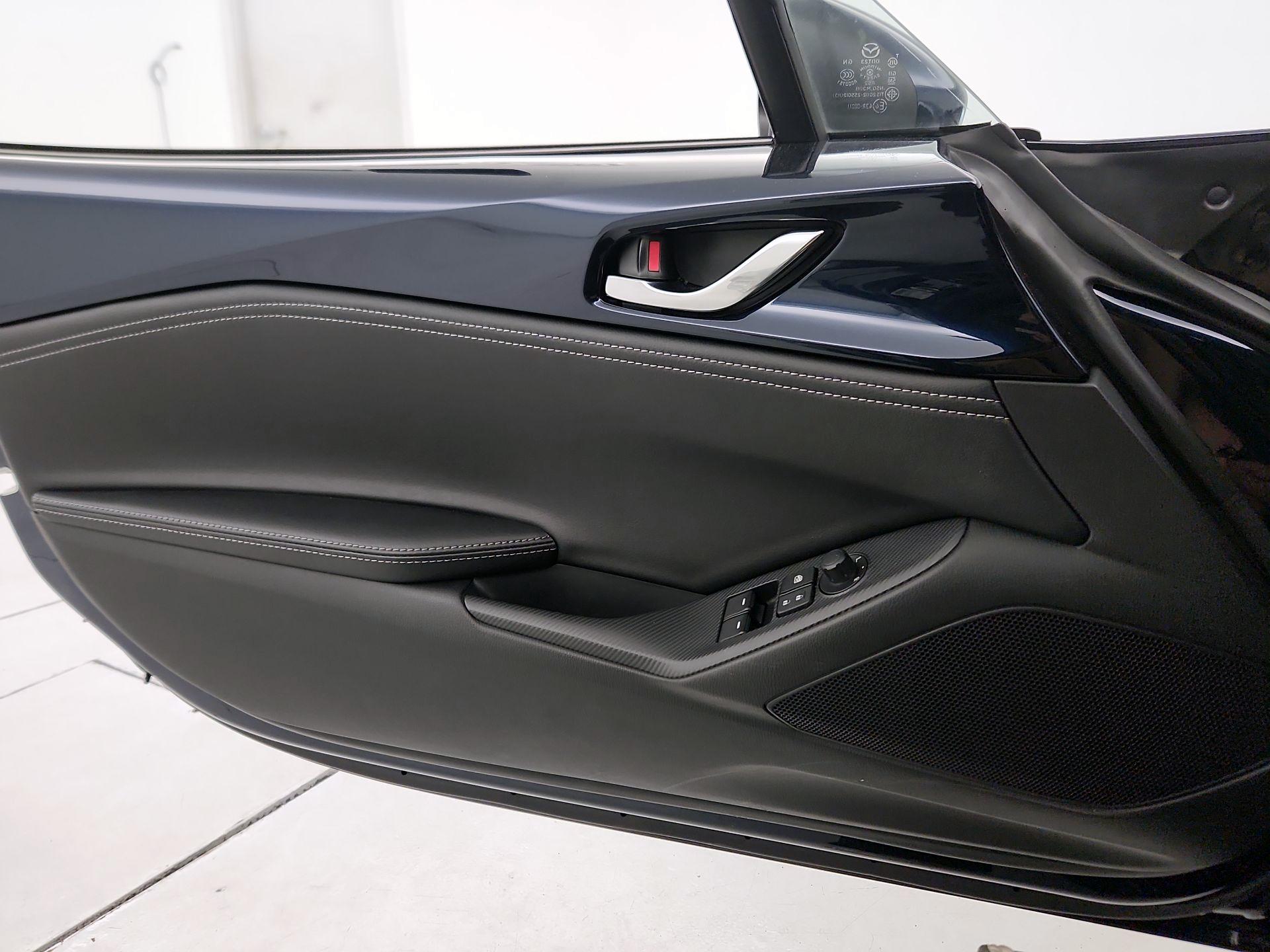 Thumbnail: 2021 Mazda MX-5 Miata - 12