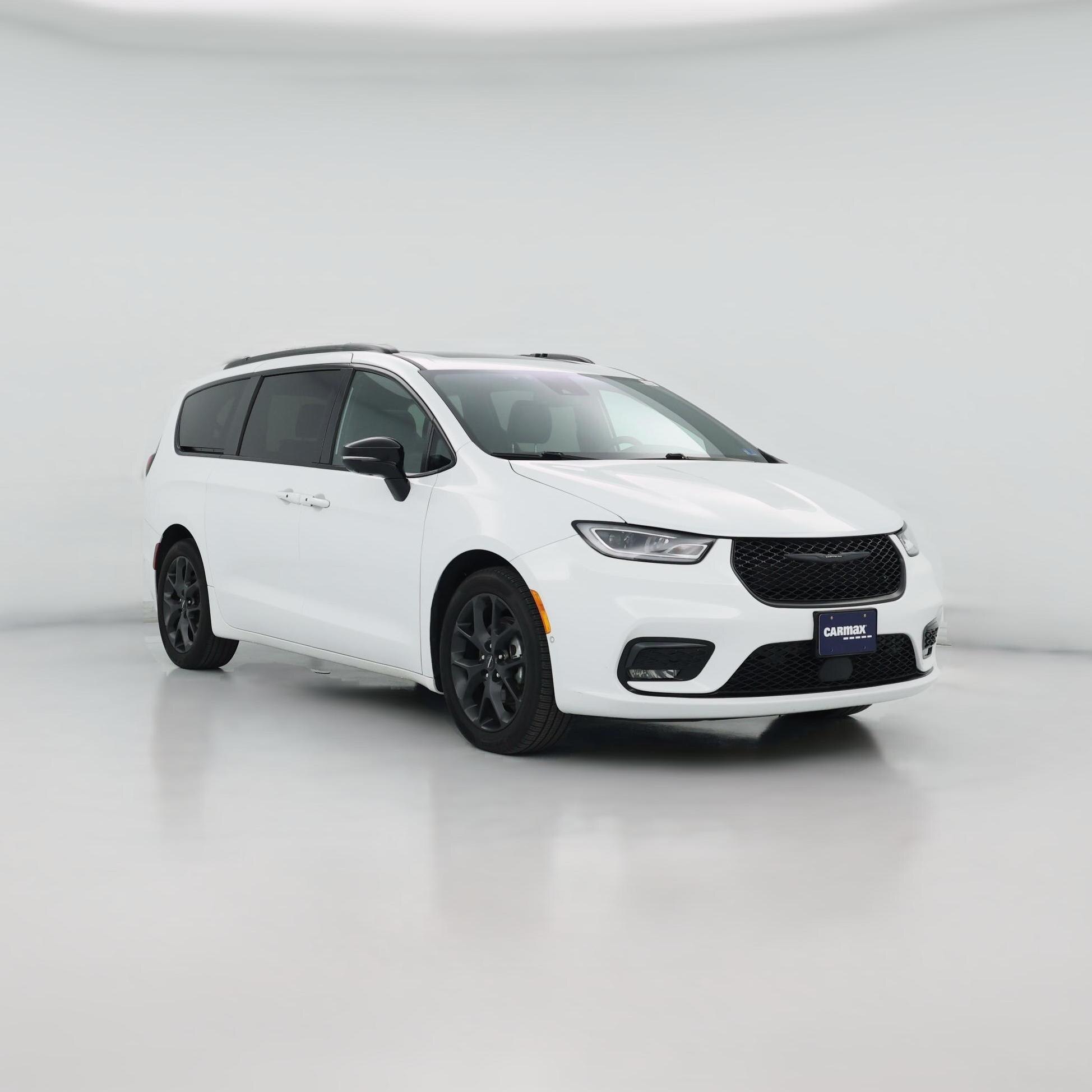 Thumbnail: 2023 Chrysler Pacifica - 1