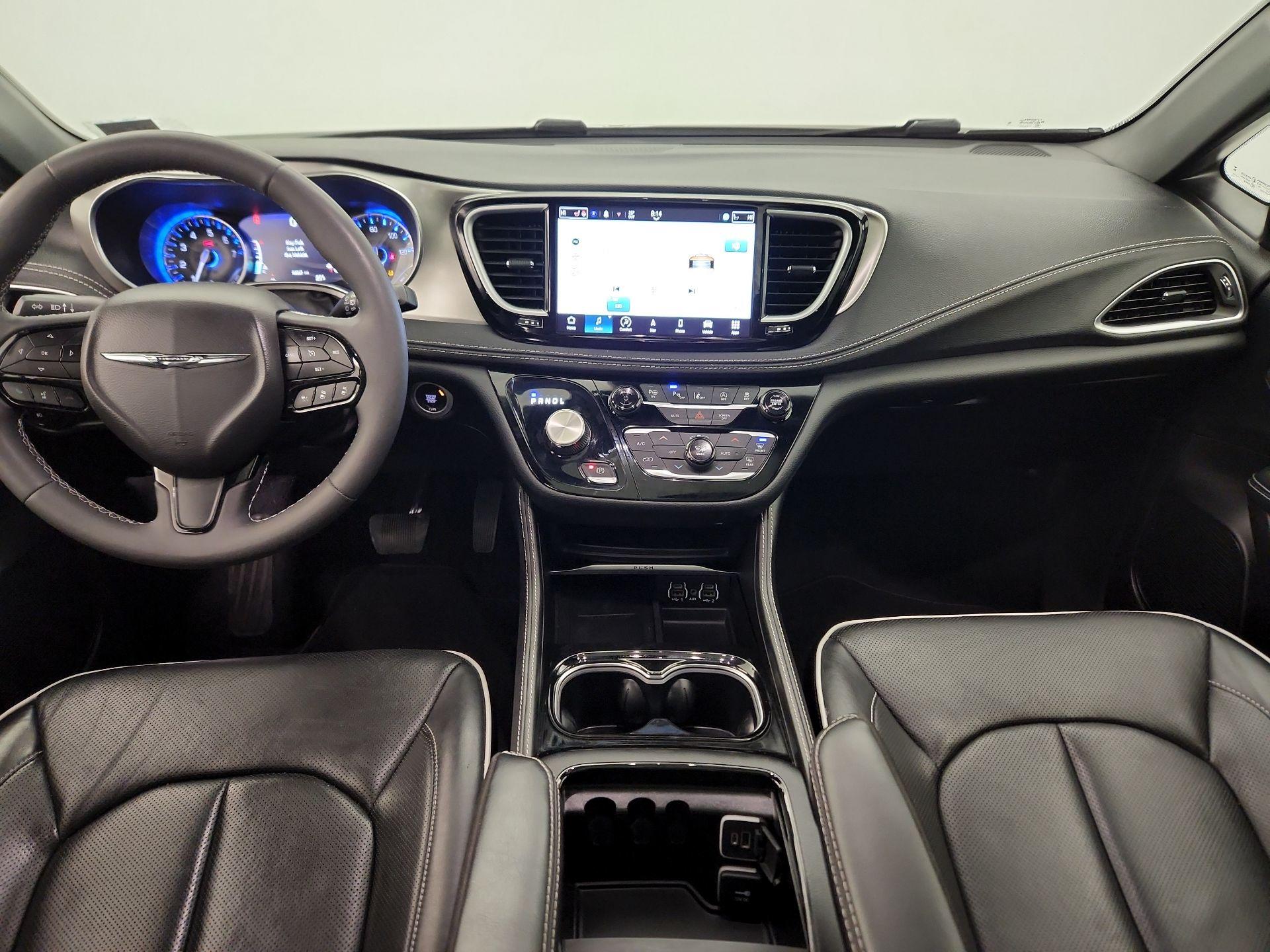 Thumbnail: 2023 Chrysler Pacifica - 9