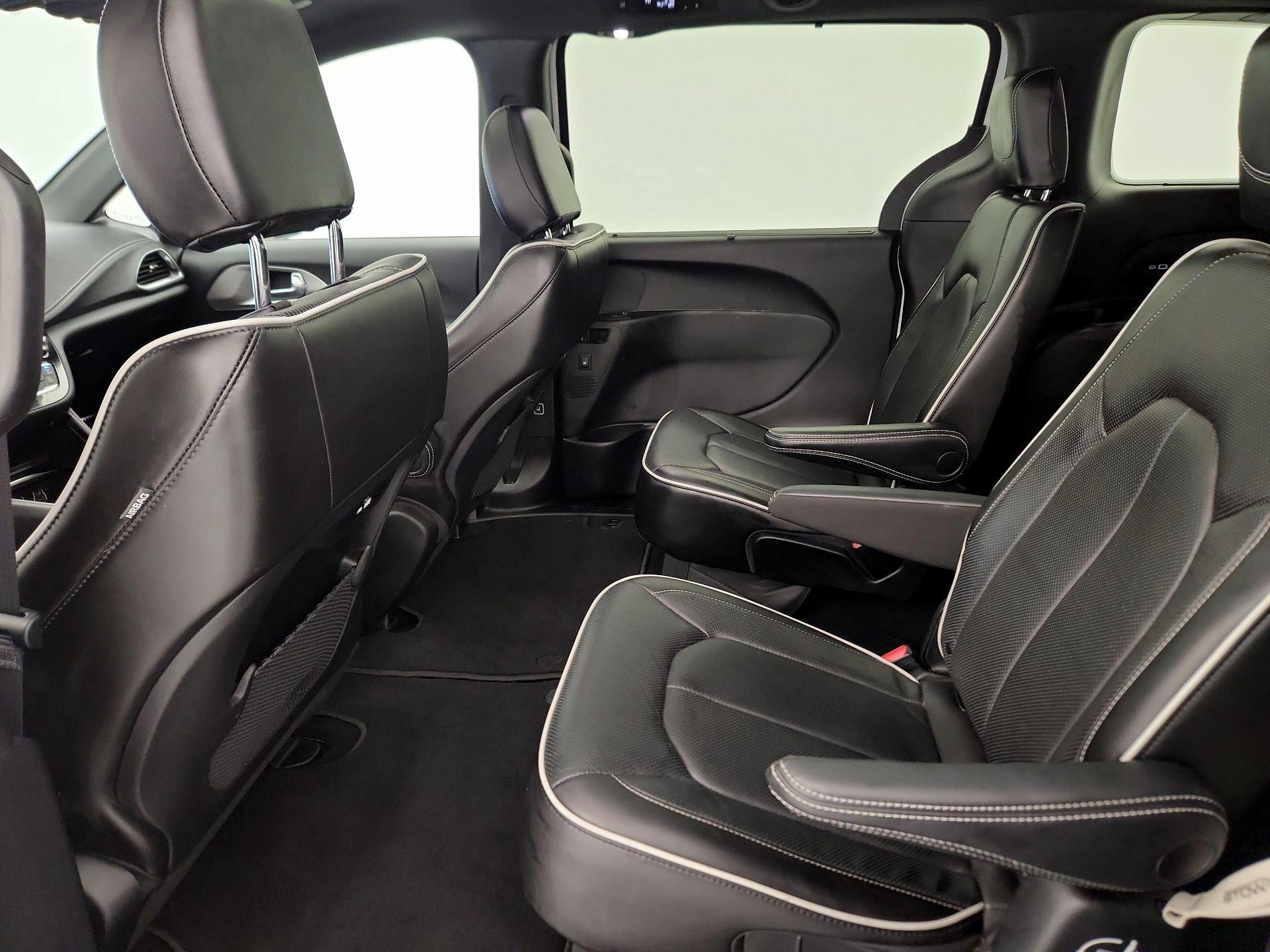 Thumbnail: 2023 Chrysler Pacifica - 20