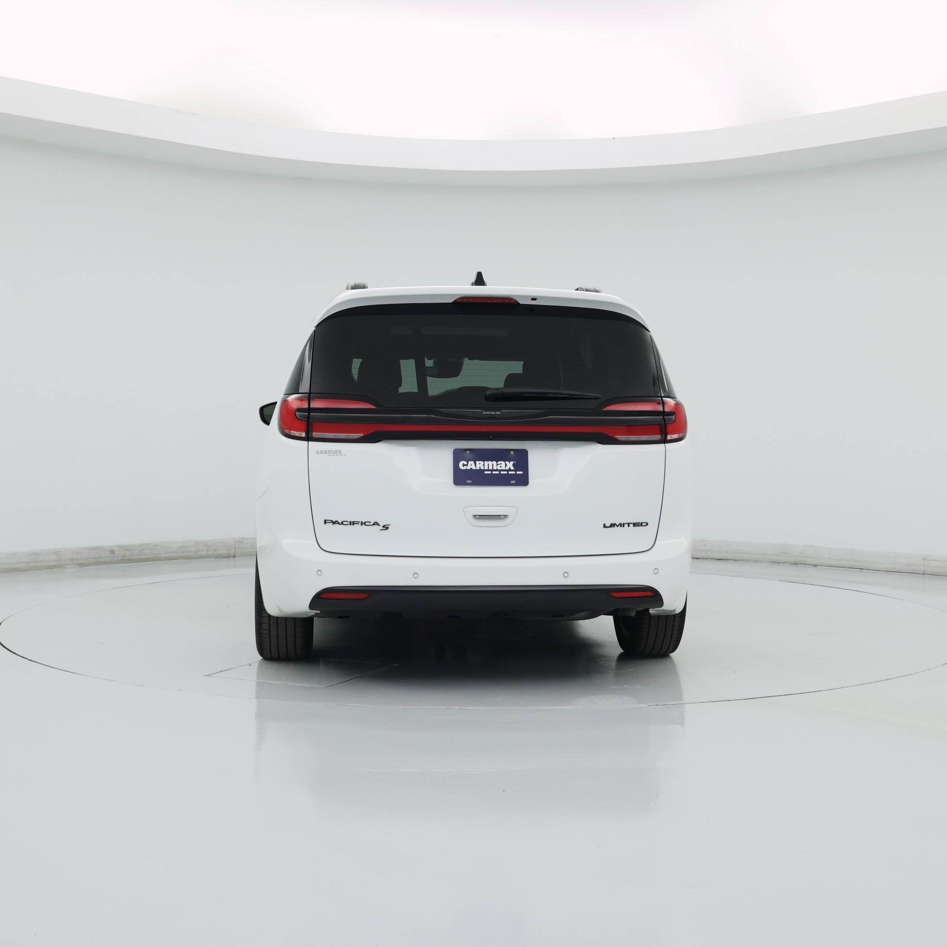 Thumbnail: 2023 Chrysler Pacifica - 6