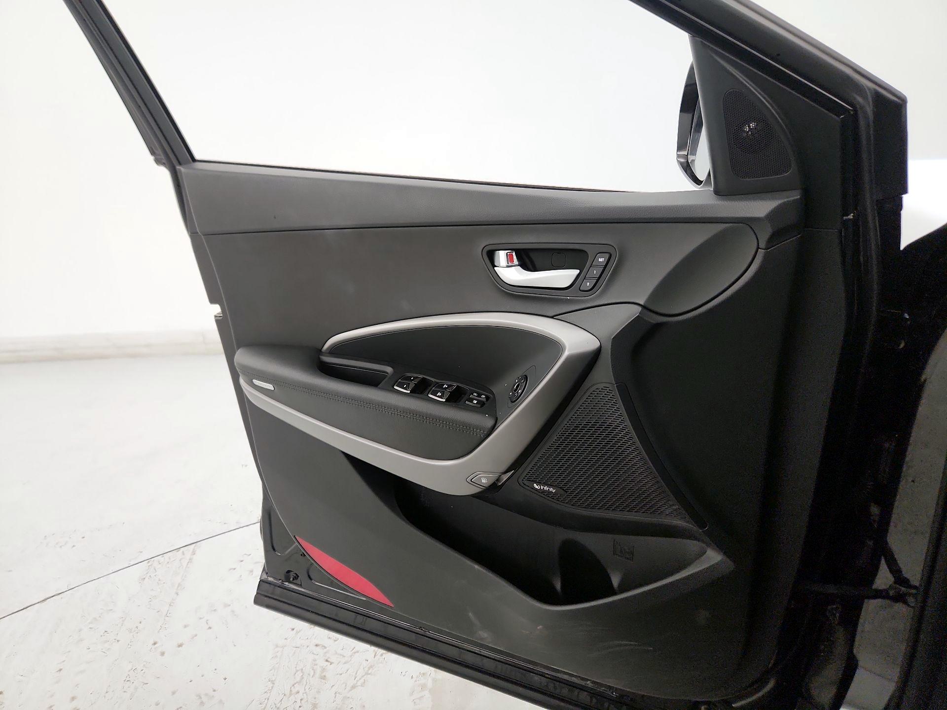 Thumbnail: 2017 Hyundai Santa Fe - 12