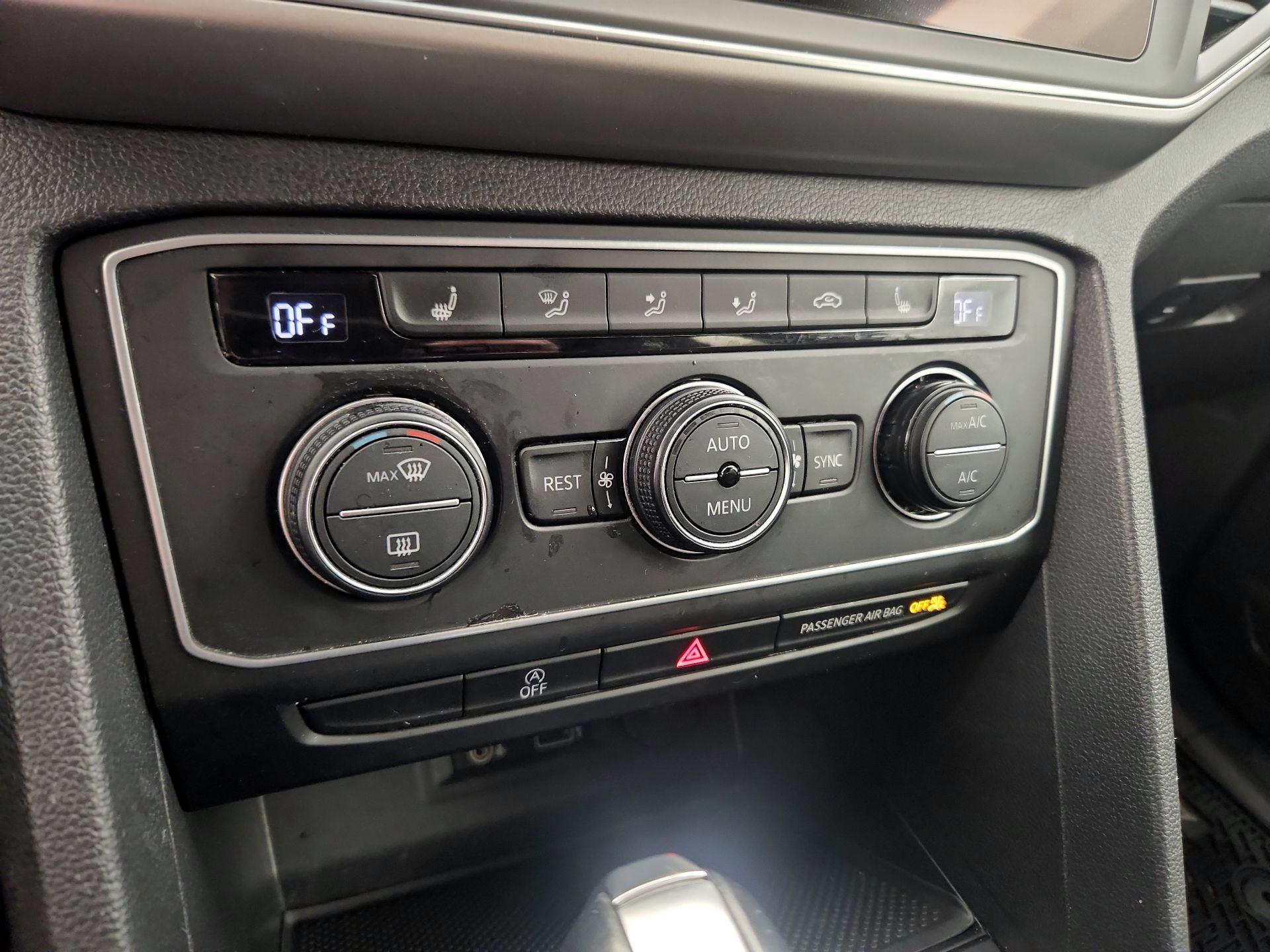 Thumbnail: 2019 Volkswagen Atlas - 16