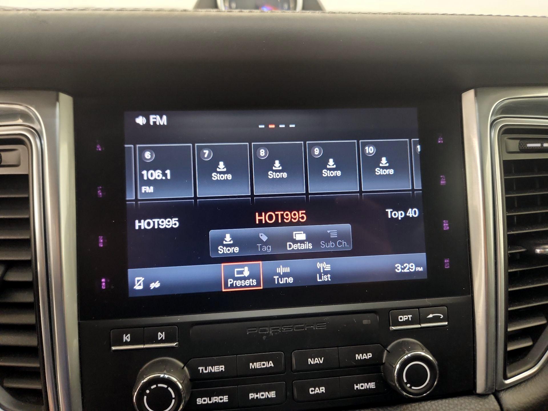 Thumbnail: 2017 Porsche Macan - 15