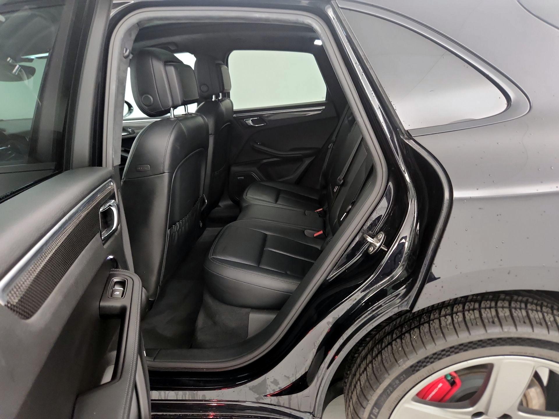 Thumbnail: 2017 Porsche Macan - 20