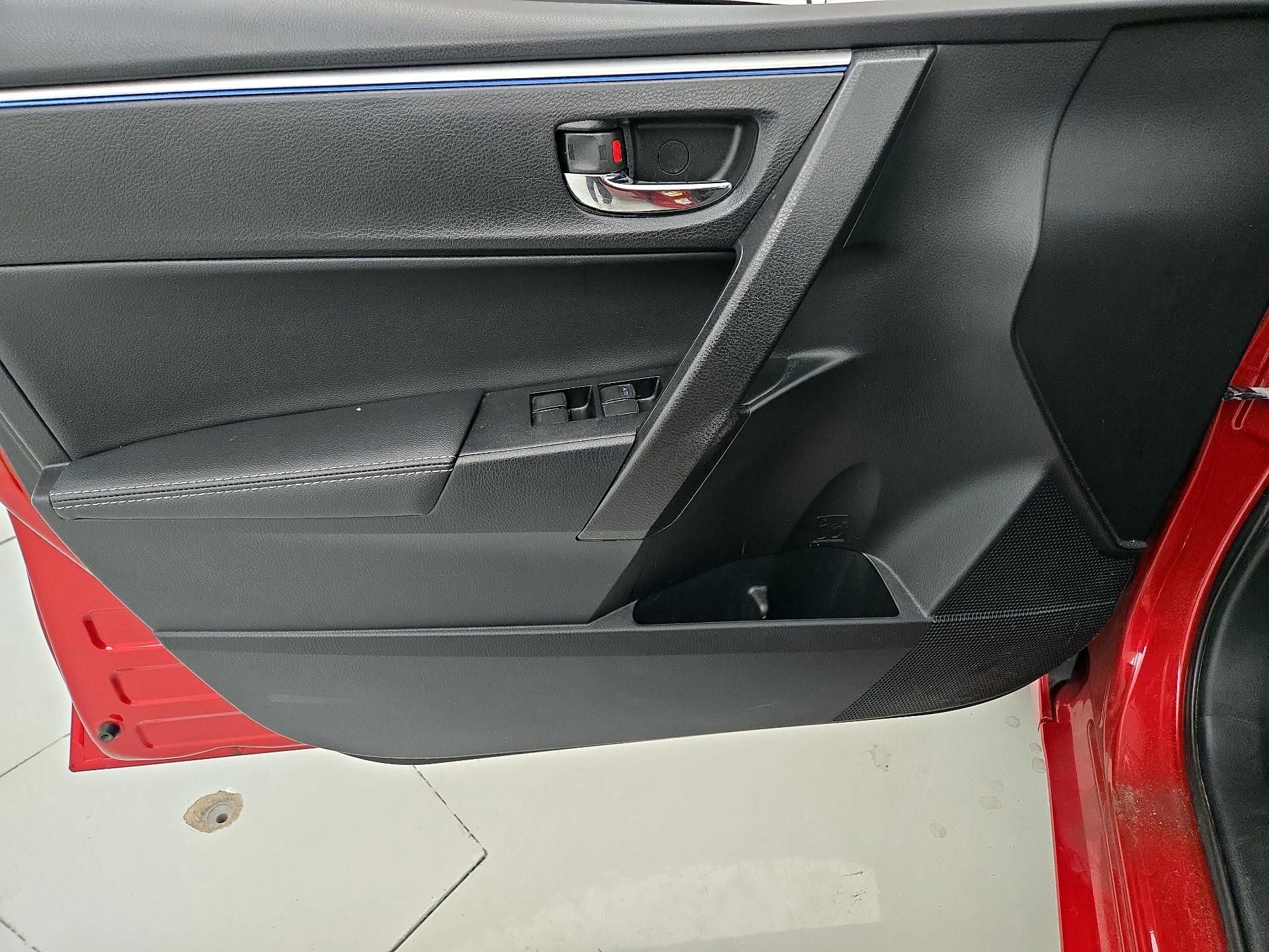 Thumbnail: 2015 Toyota Corolla - 12