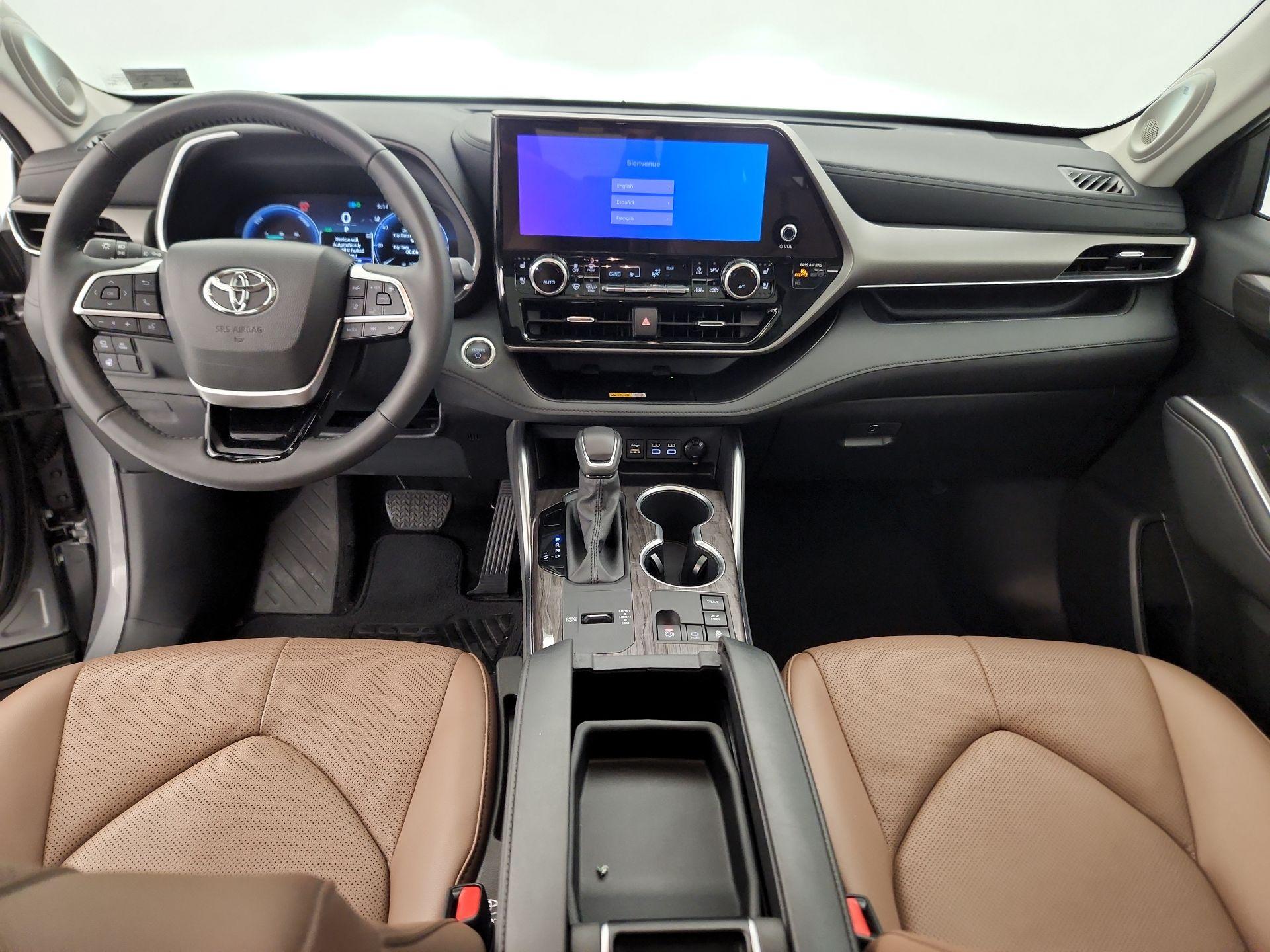 Thumbnail: 2025 Toyota Highlander - 9