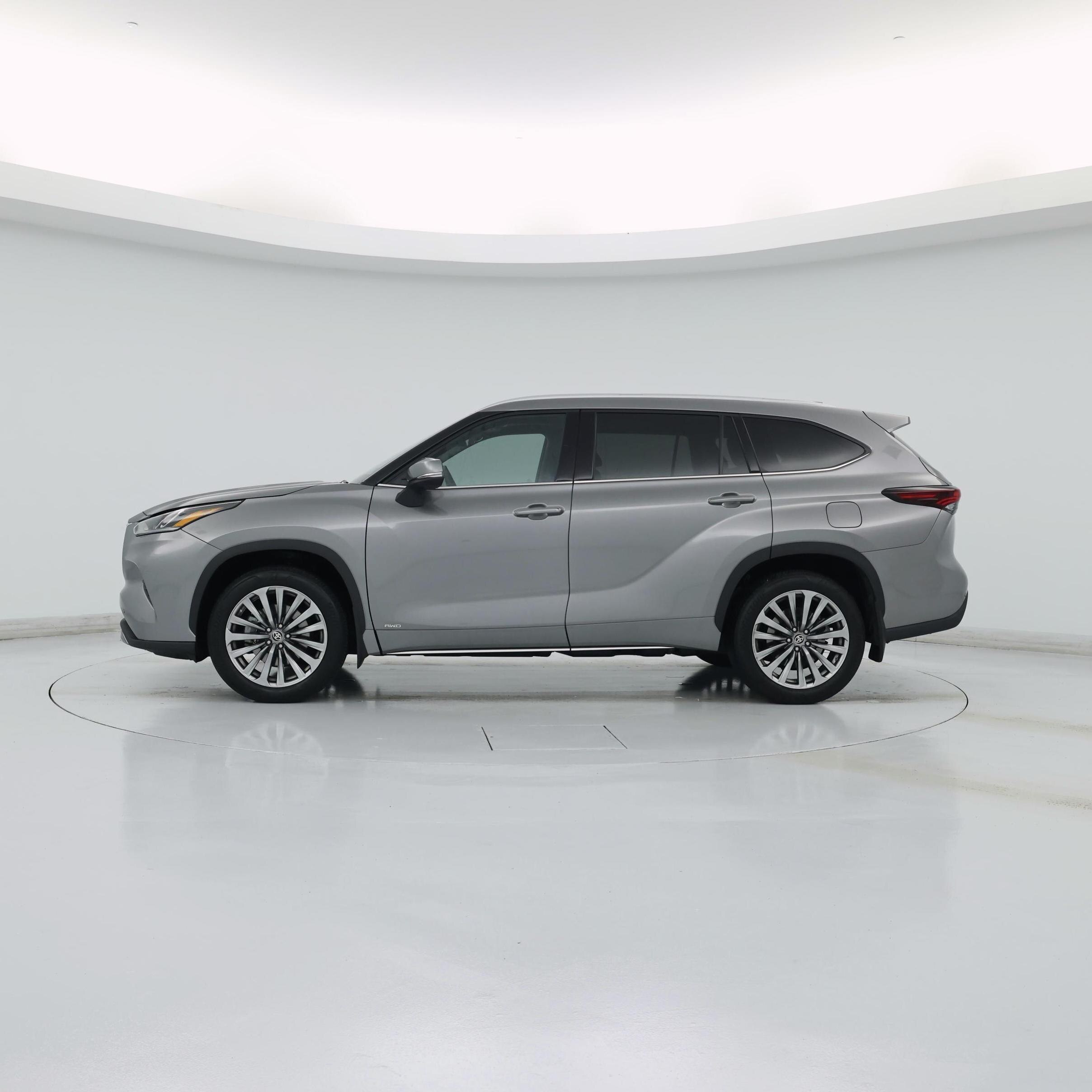 Thumbnail: 2025 Toyota Highlander - 3