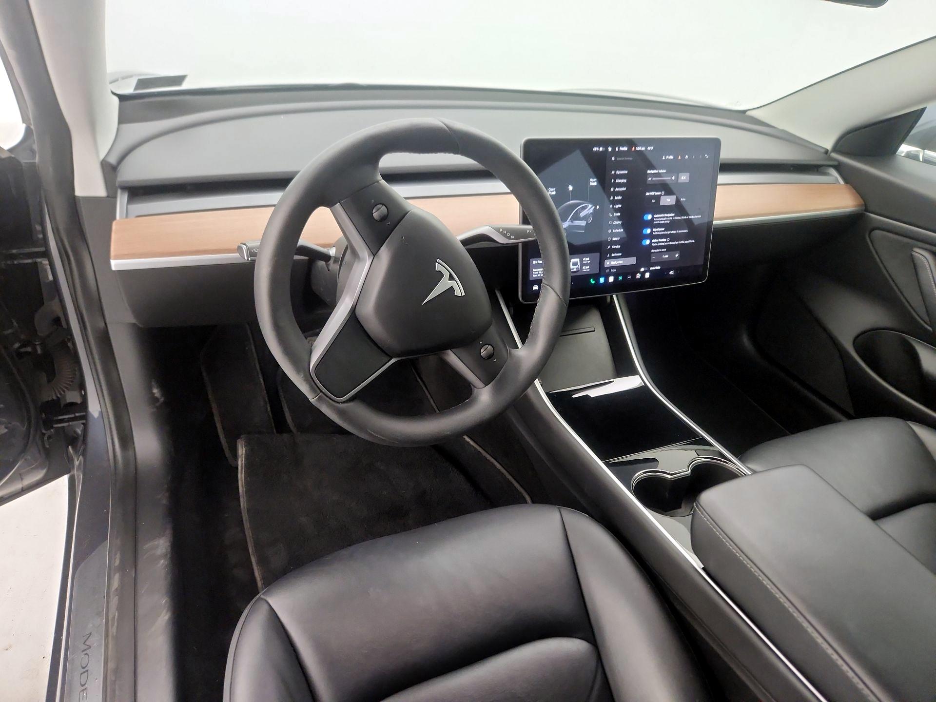 Thumbnail: 2020 Tesla Model 3 - 9