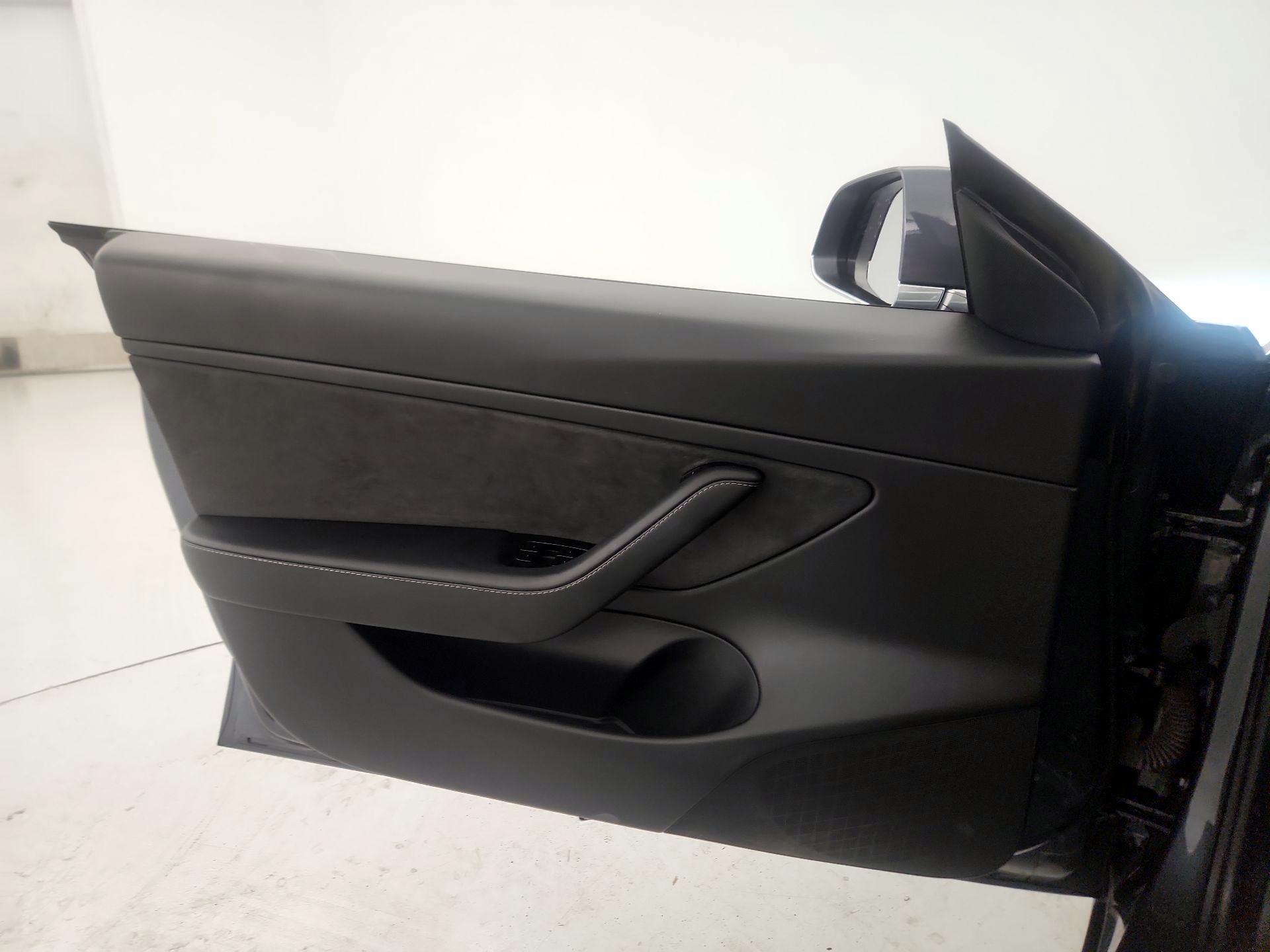 Thumbnail: 2020 Tesla Model 3 - 12