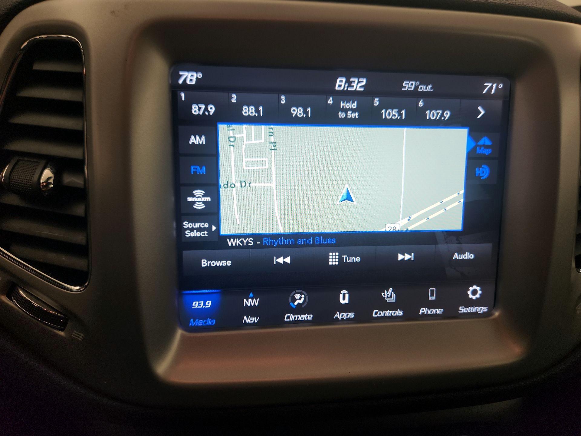 Thumbnail: 2021 Jeep Compass - 16