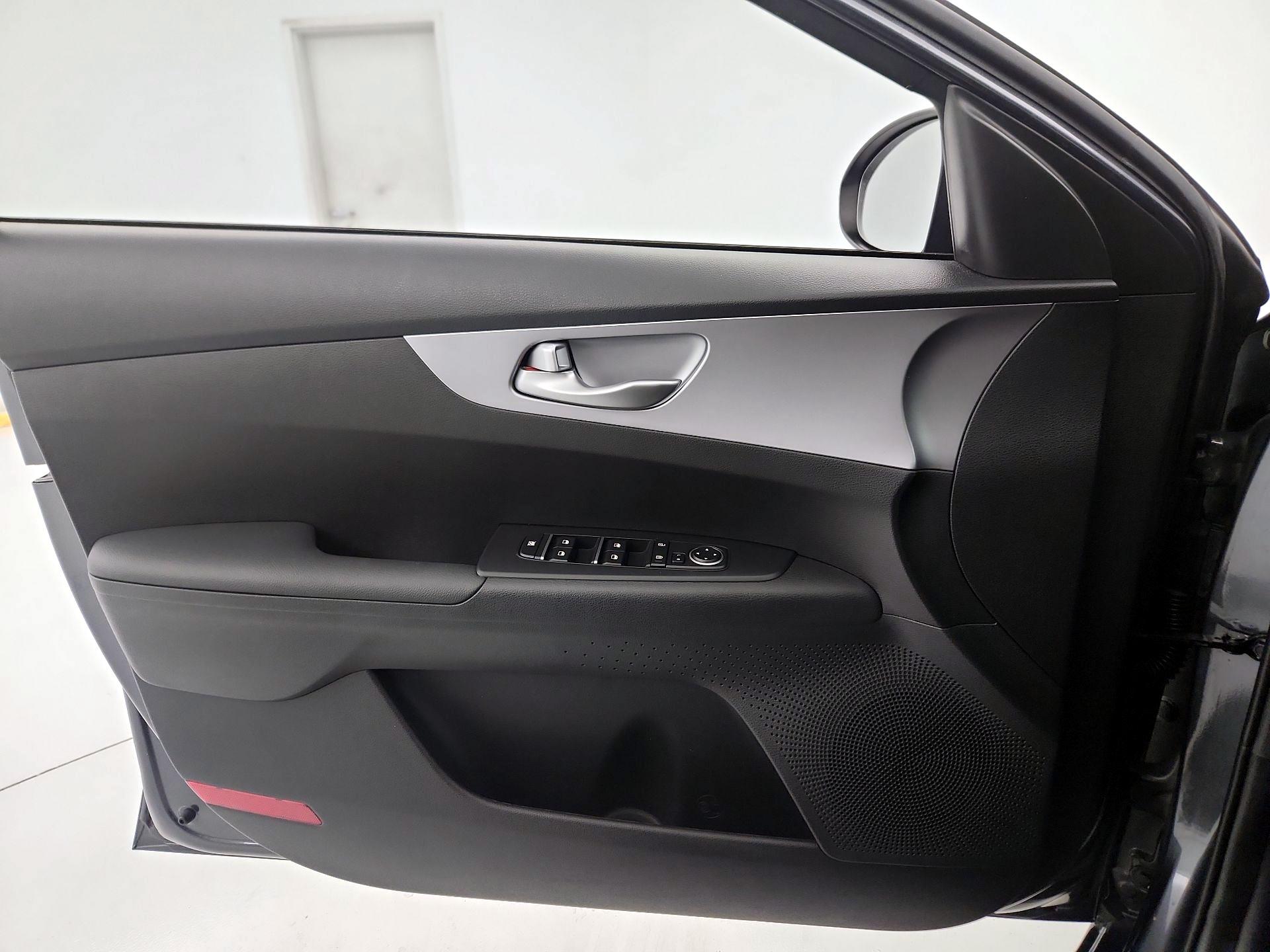 Thumbnail: 2023 Kia Forte - 12