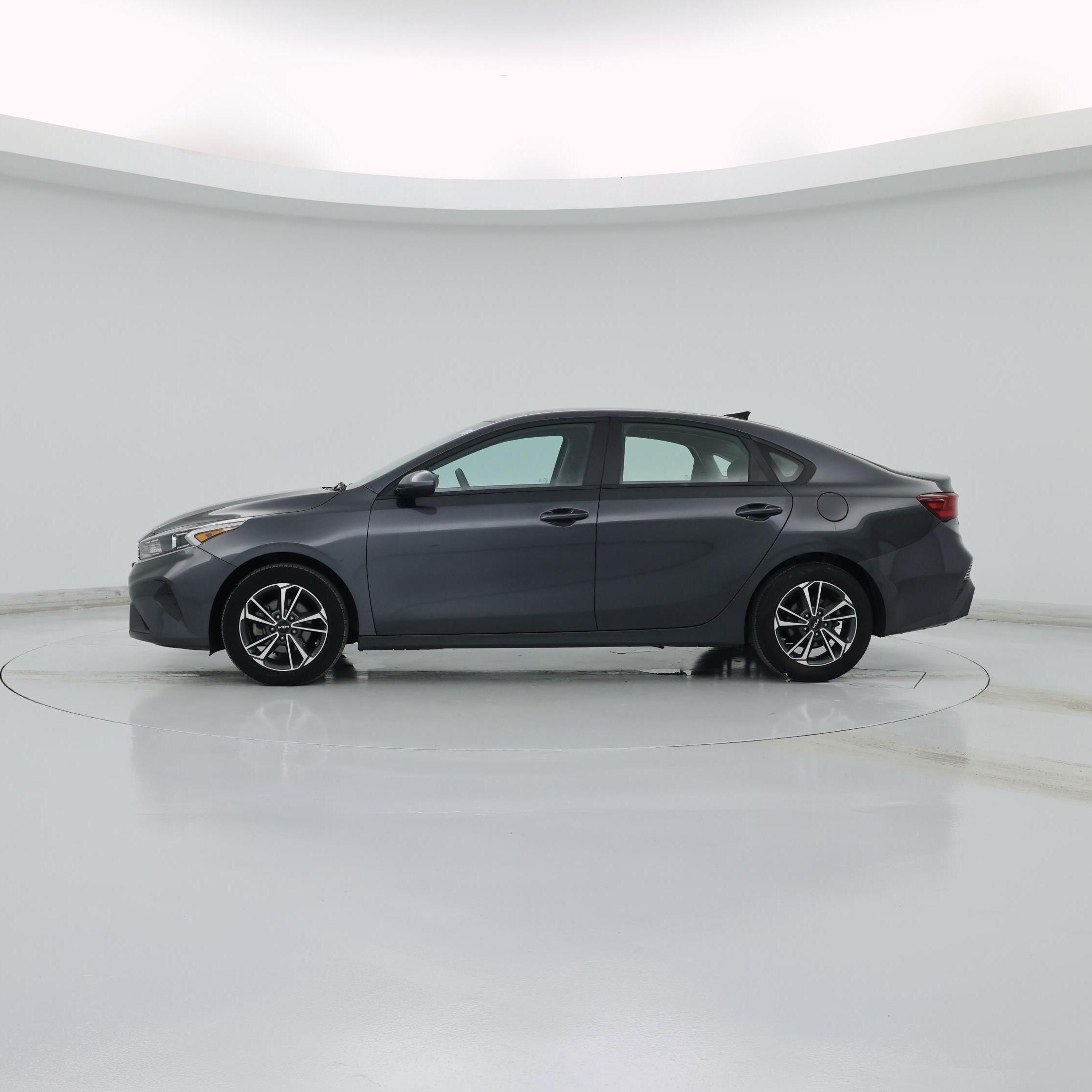 Thumbnail: 2023 Kia Forte - 3