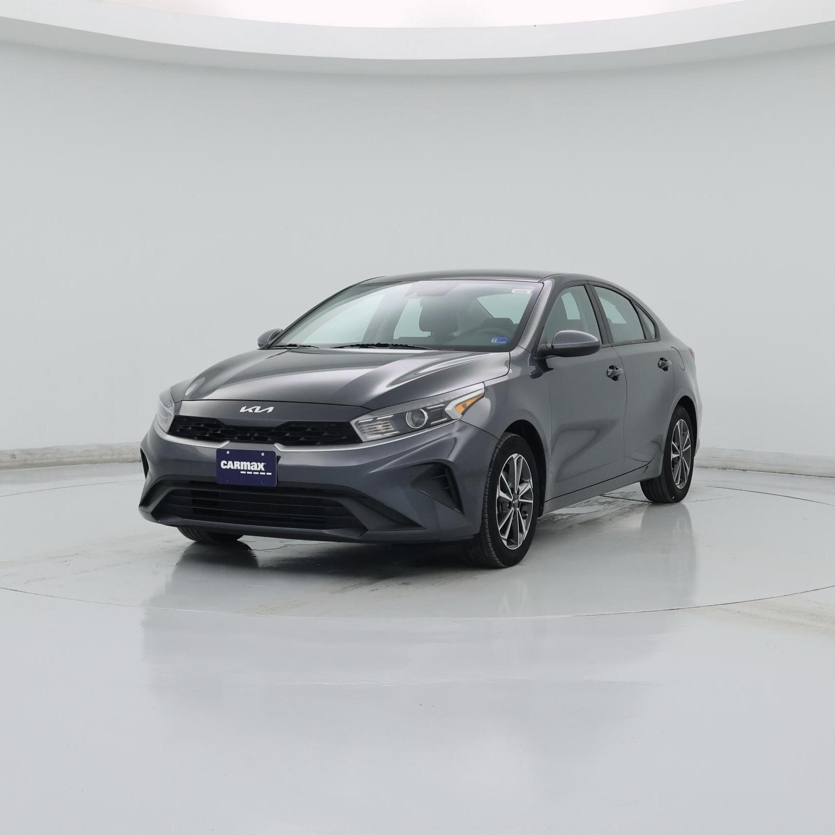Thumbnail: 2023 Kia Forte - 4
