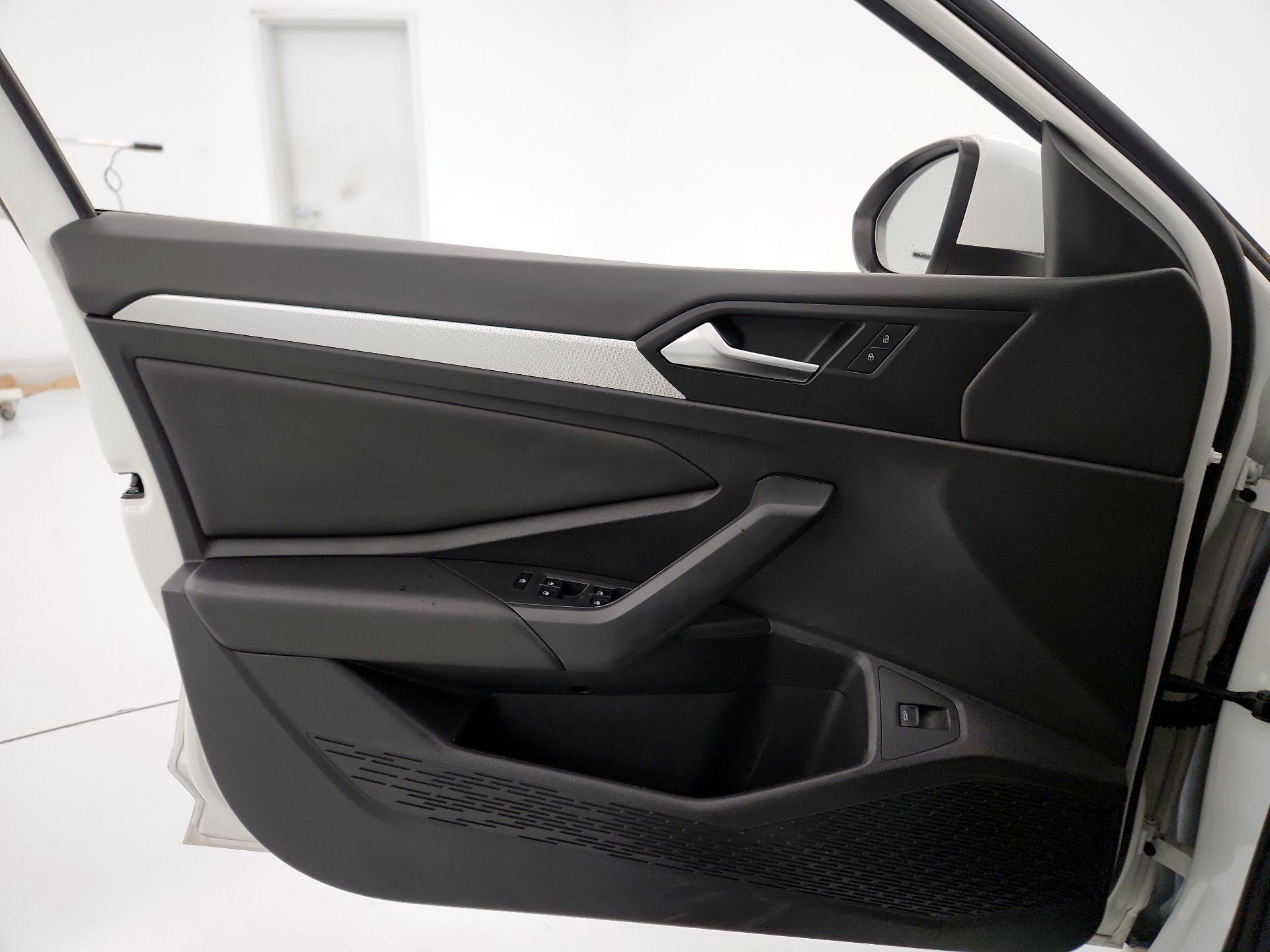 Thumbnail: 2019 Volkswagen Jetta - 12