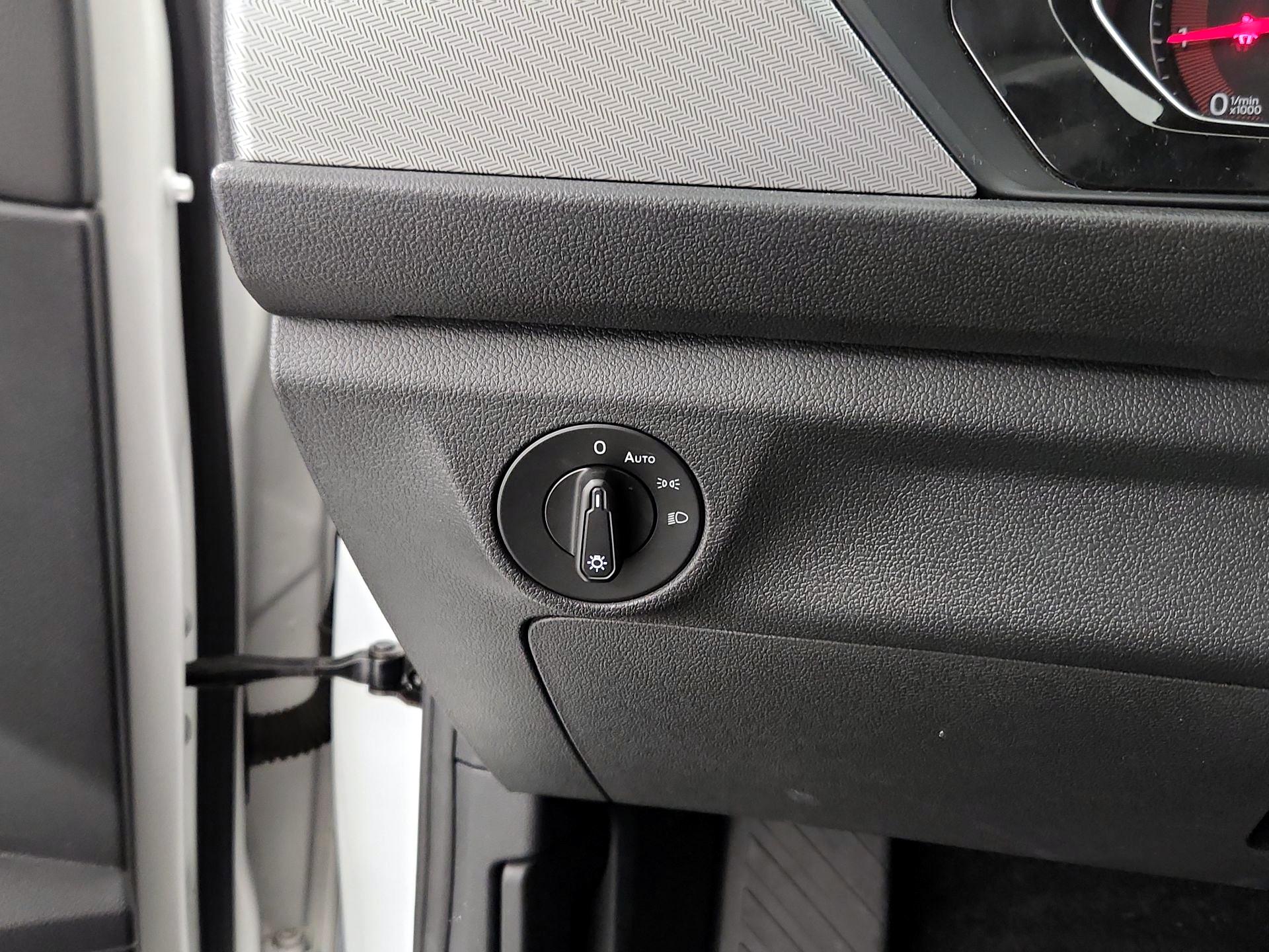 Thumbnail: 2019 Volkswagen Jetta - 13