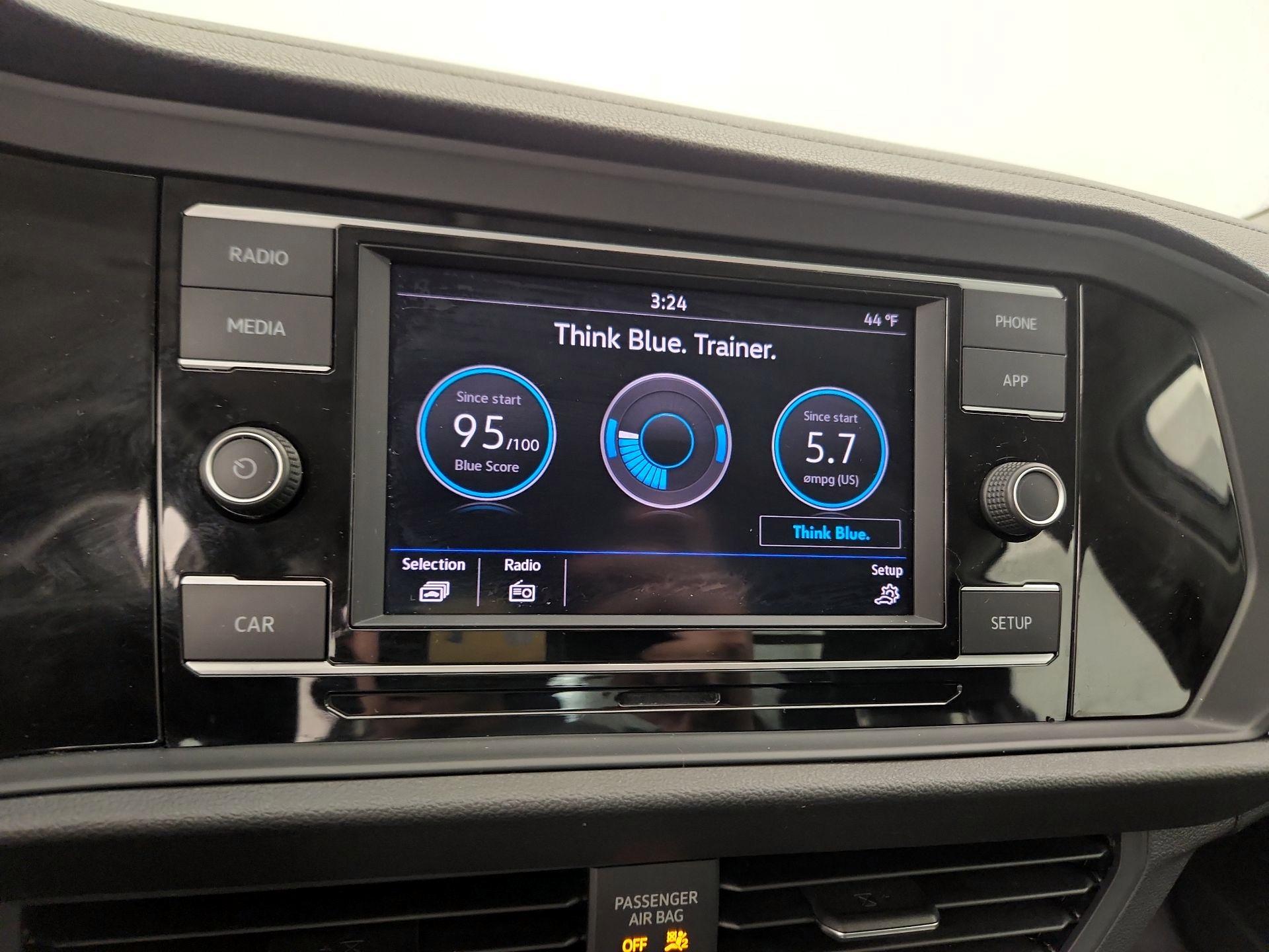 Thumbnail: 2019 Volkswagen Jetta - 15