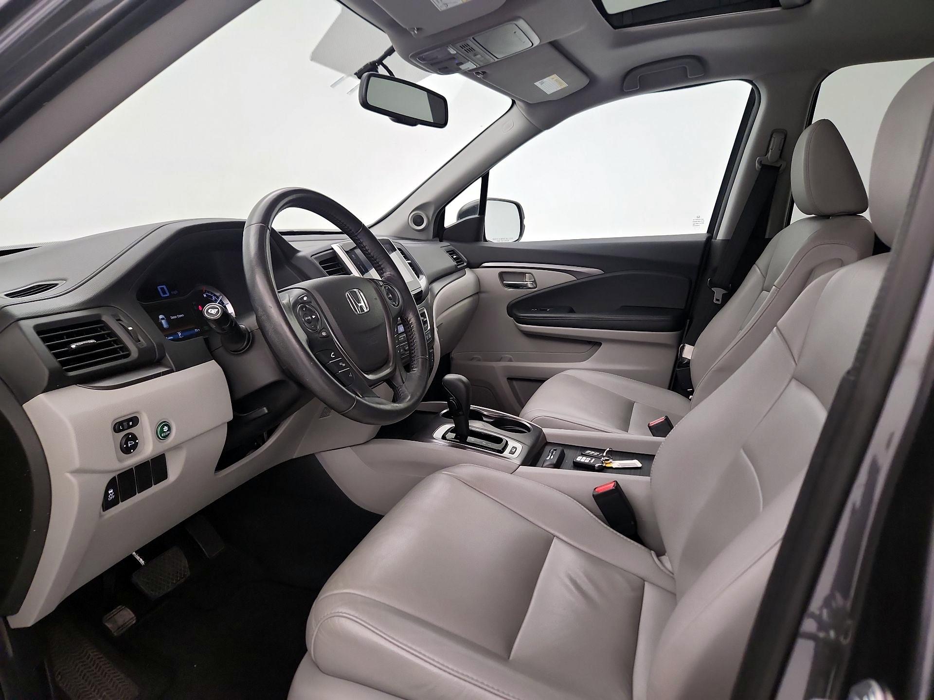 Thumbnail: 2017 Honda Pilot - 11