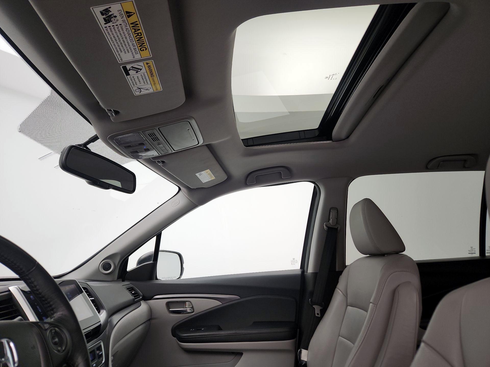 Thumbnail: 2017 Honda Pilot - 19