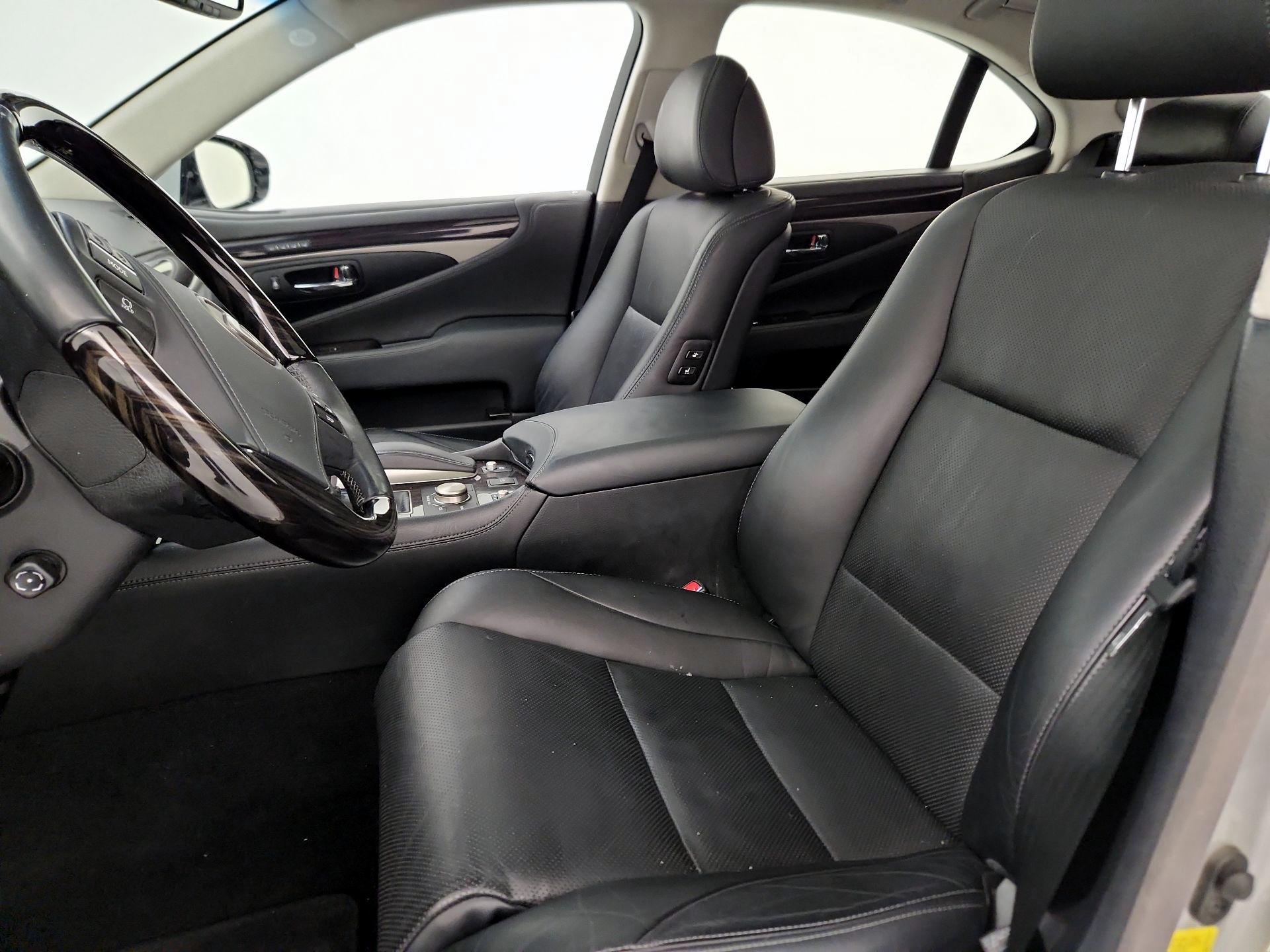Thumbnail: 2014 Lexus LS - 11